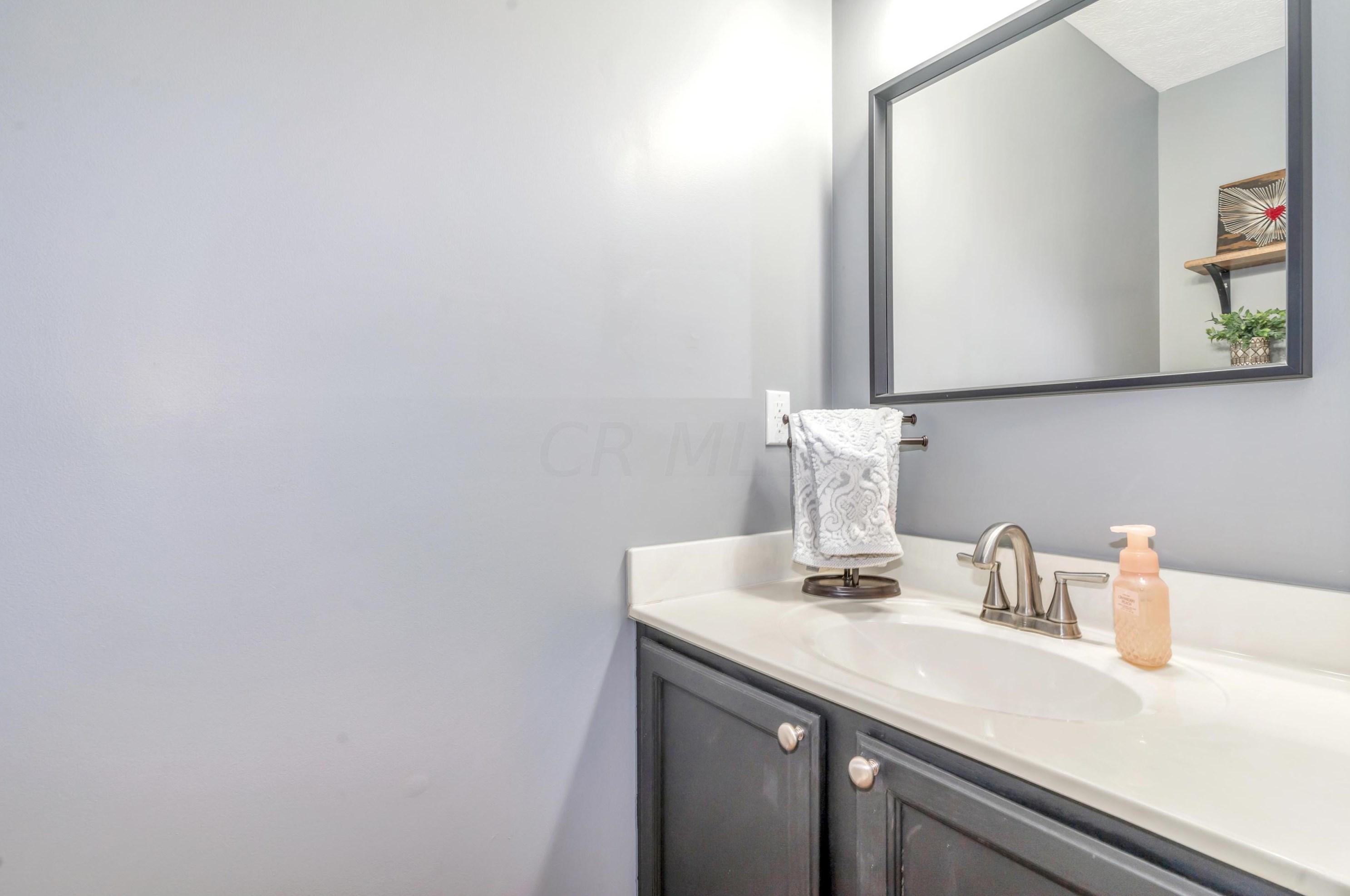 1099 Caroway Blvd, Columbus OH 43230-3217 exterior