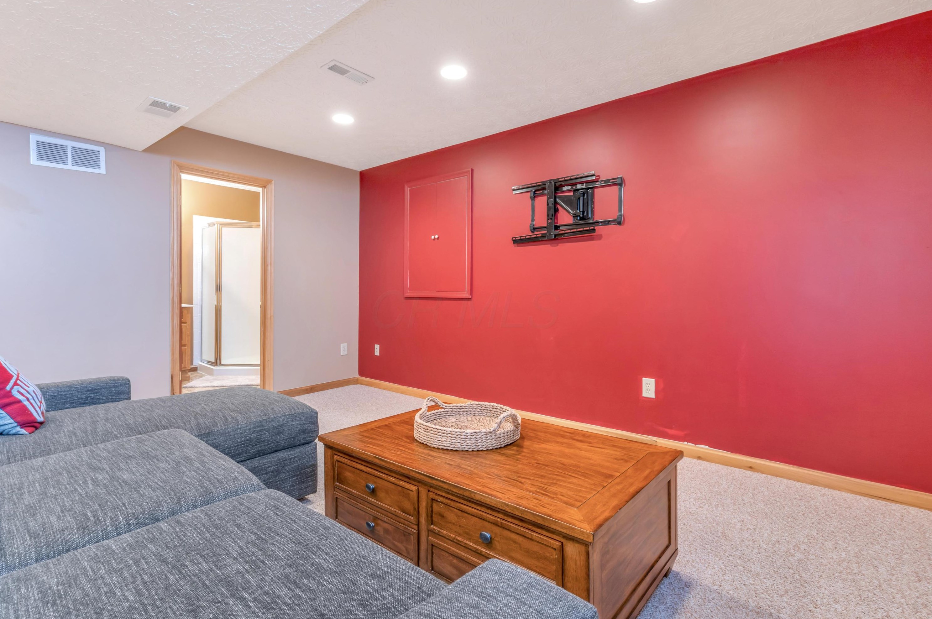 1099 Caroway Blvd, Columbus OH 43230-3217 exterior