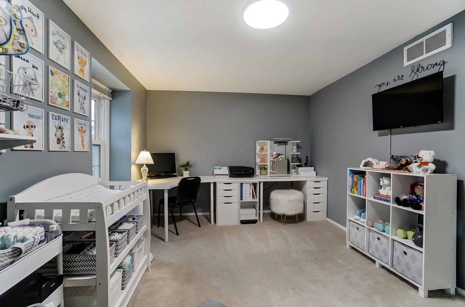 614 Dlyn St, Columbus OH 43228-2516 exterior