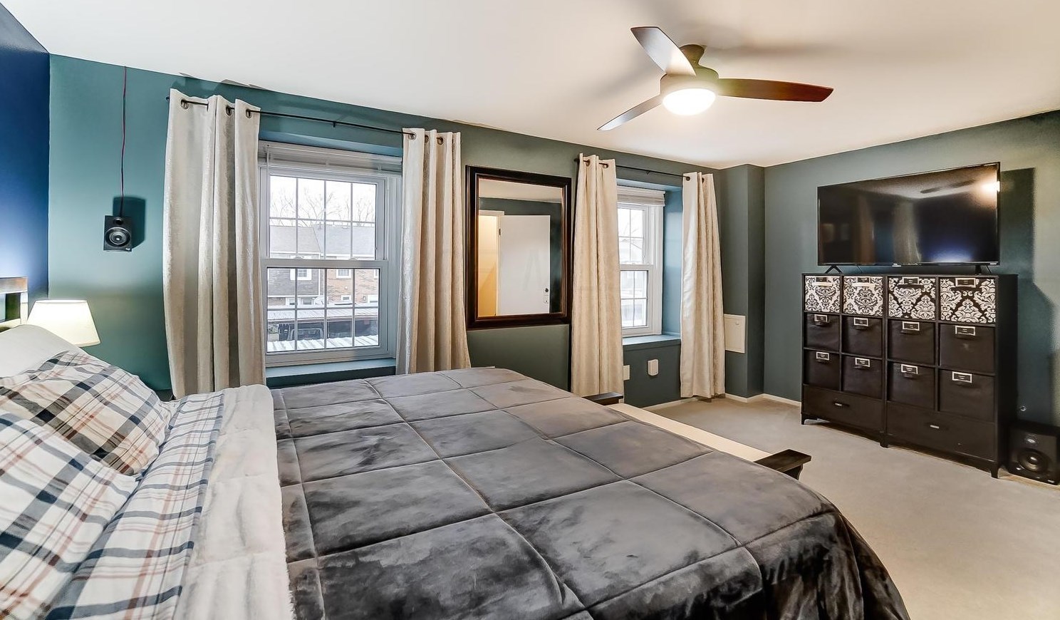 614 Dlyn St, Columbus OH 43228-2516 exterior