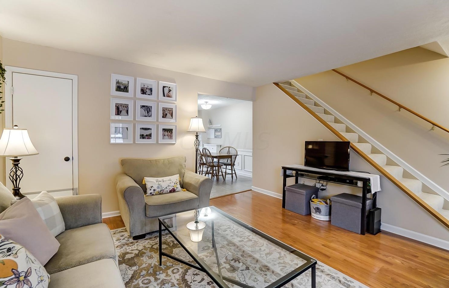 614 Dlyn St, Columbus OH 43228-2516 exterior