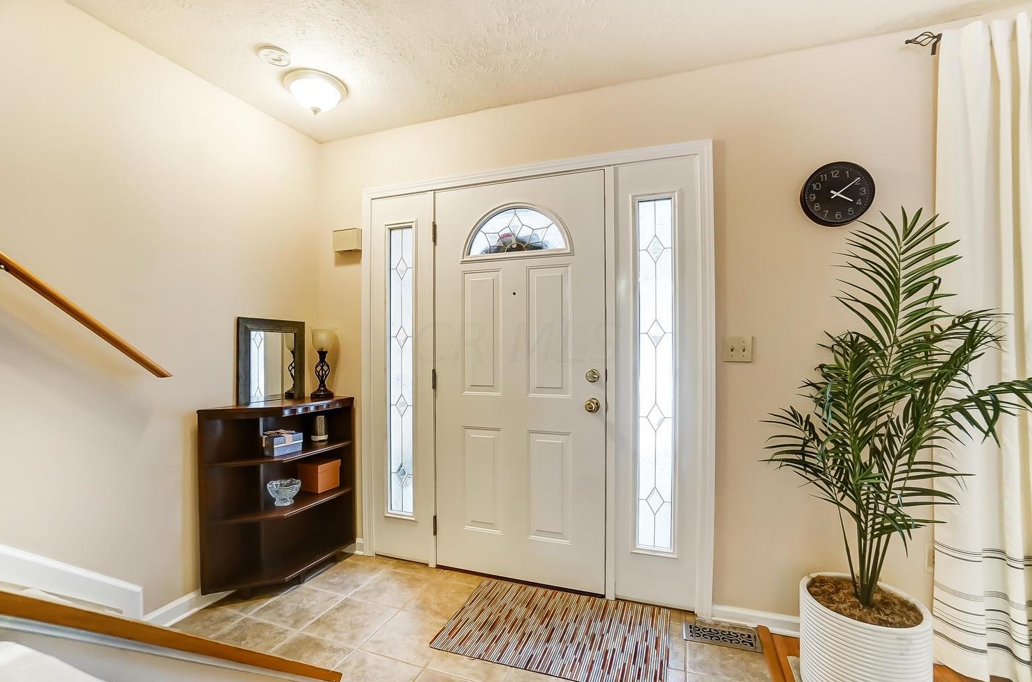 614 Dlyn St, Columbus OH 43228-2516 exterior