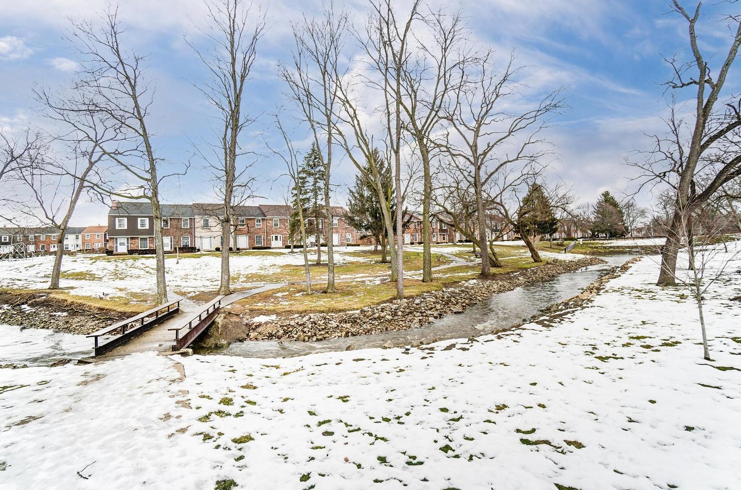 614 Dlyn St, Columbus OH 43228-2516 exterior