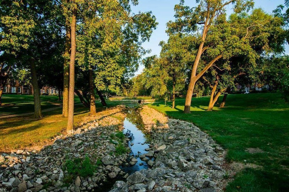 614 Dlyn St, Columbus OH 43228-2516 exterior