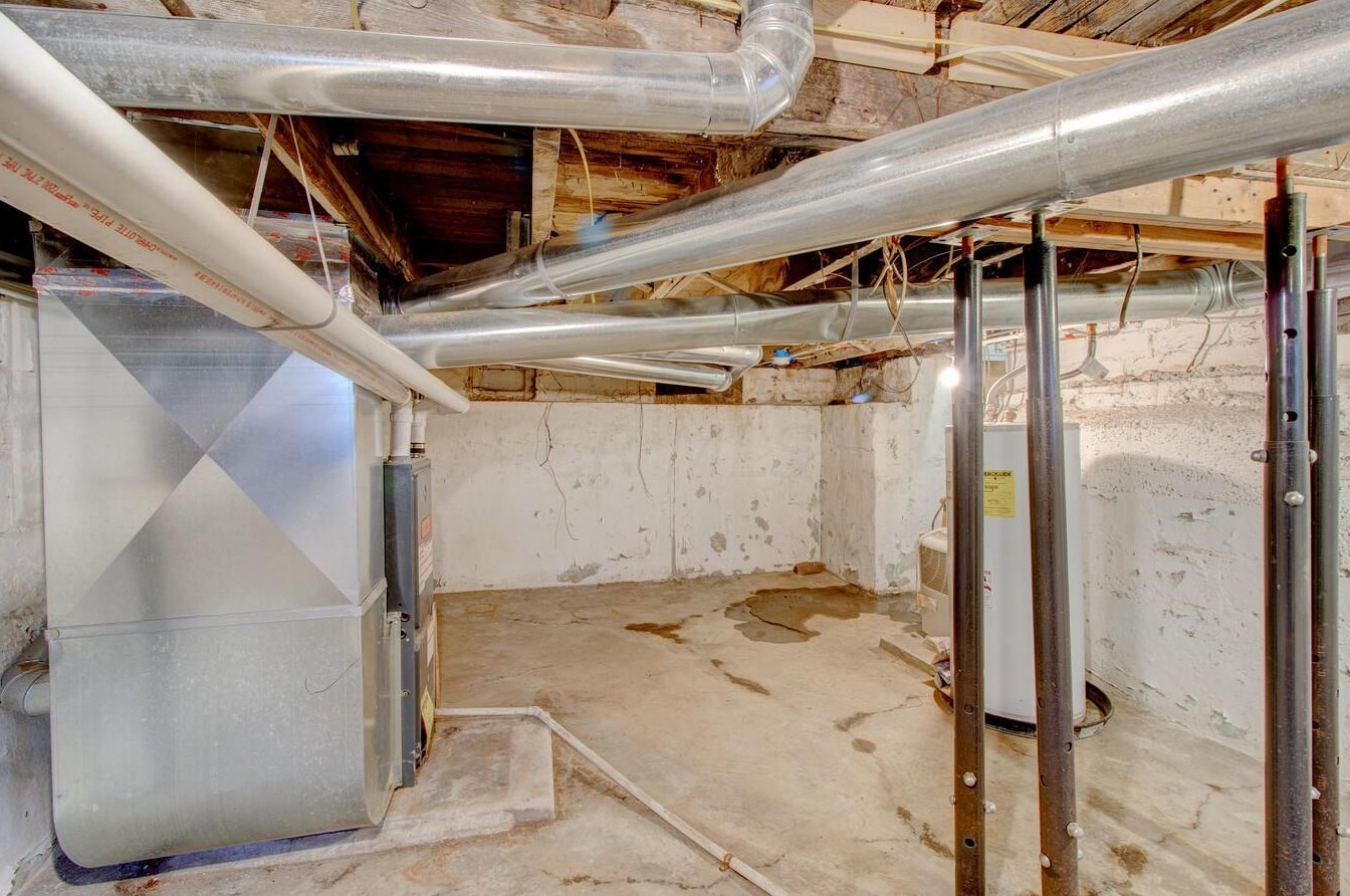 1522 Thomas Ave, Columbus OH 43223-1929 exterior