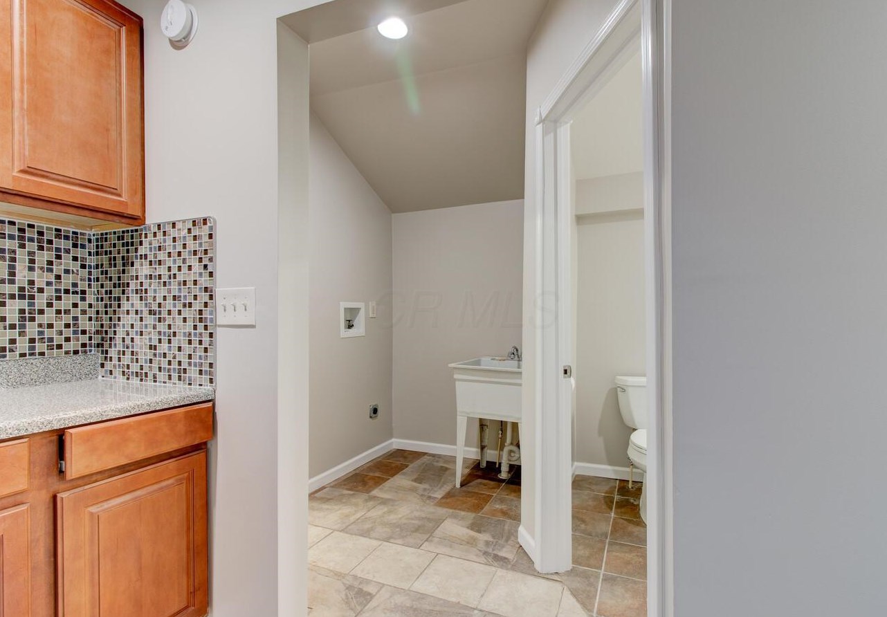 1522 Thomas Ave, Columbus OH 43223-1929 exterior