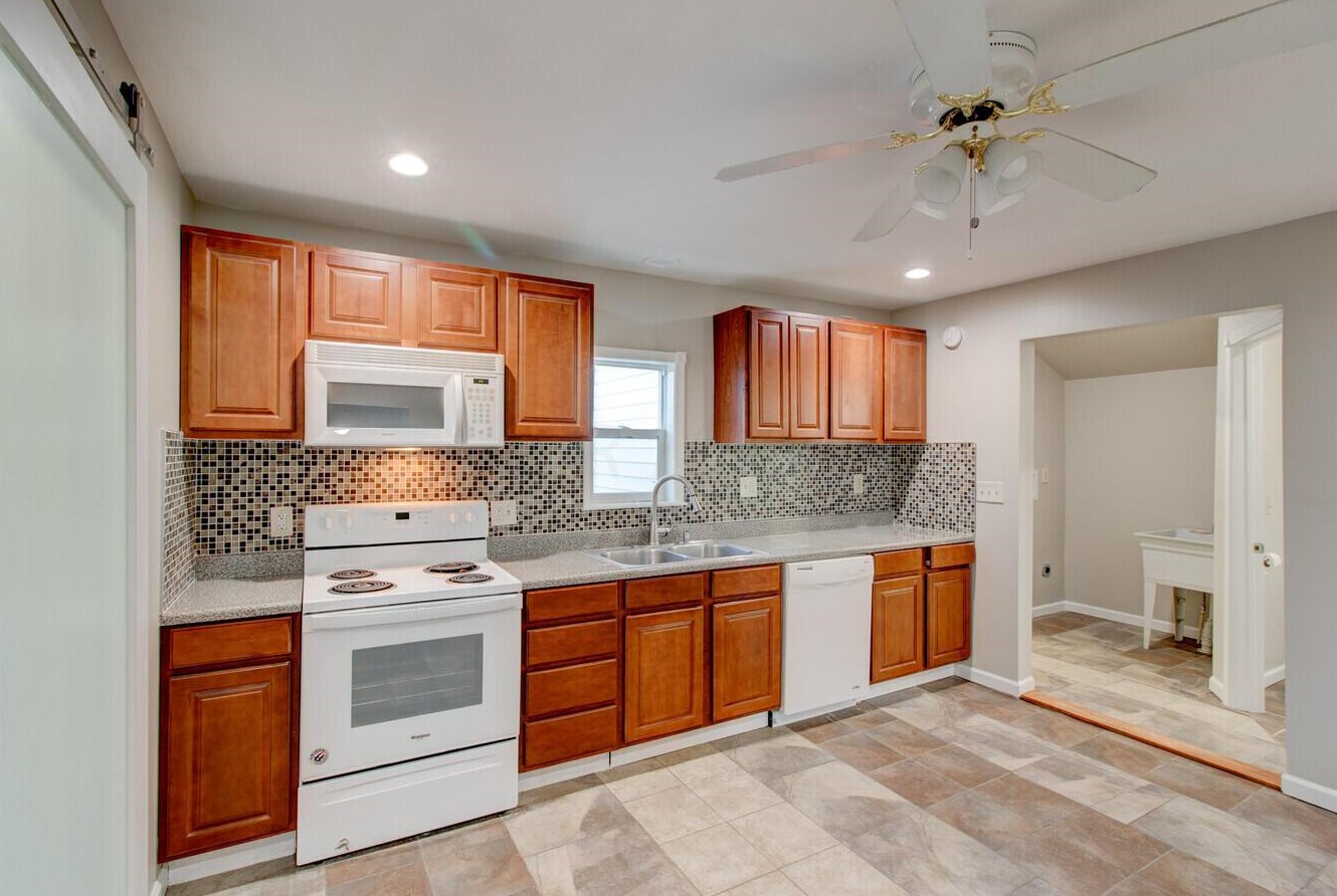 1522 Thomas Ave, Columbus OH 43223-1929 exterior