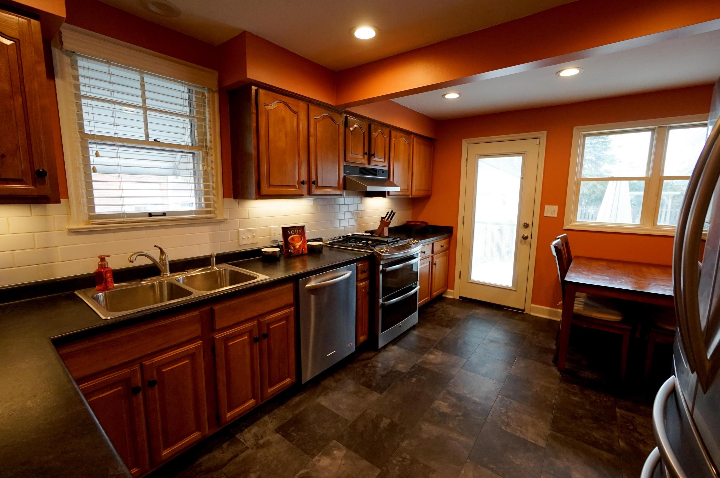 190 Dominion Blvd, Columbus OH 43214-2756 exterior