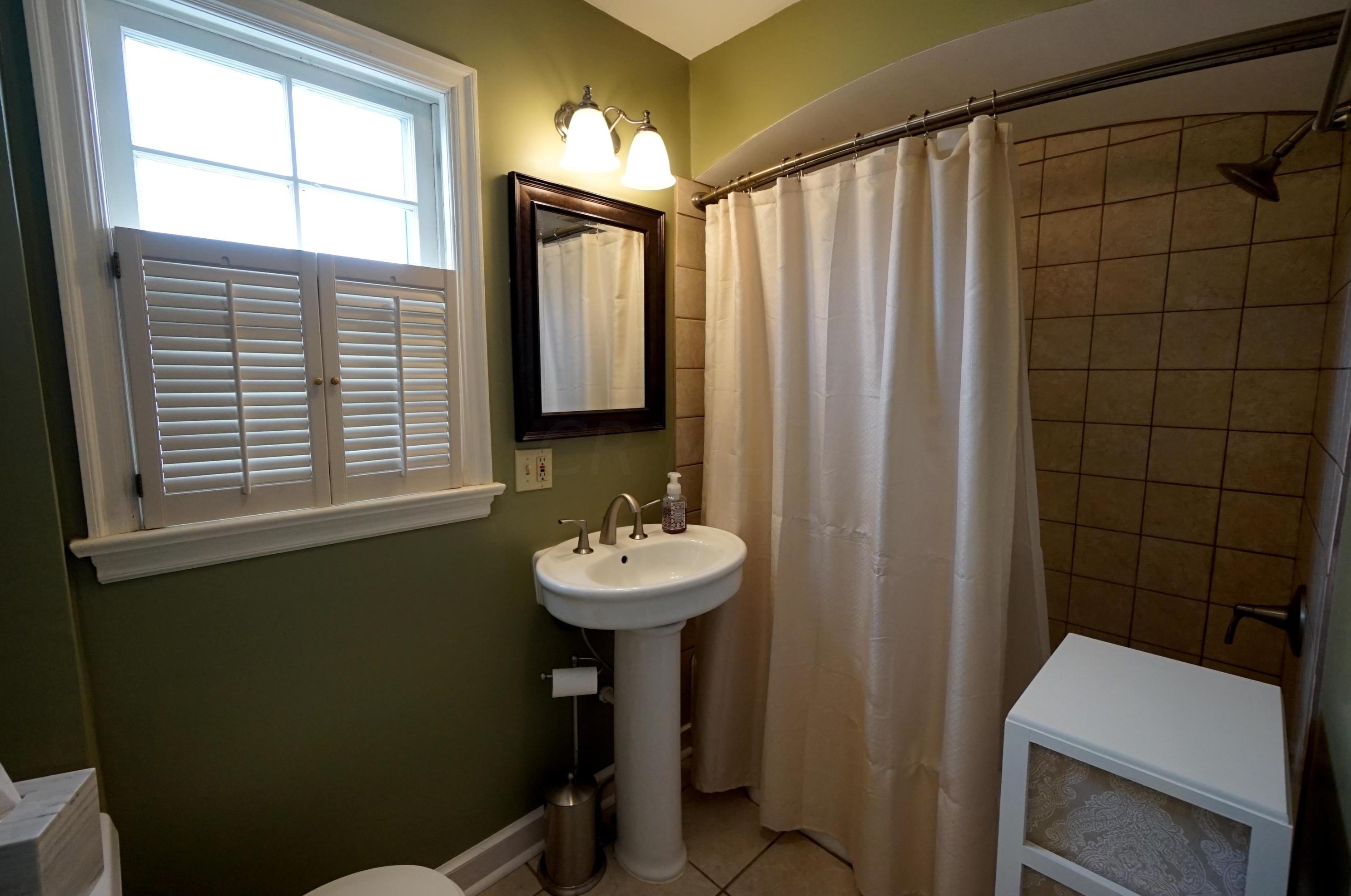 190 Dominion Blvd, Columbus OH 43214-2756 exterior