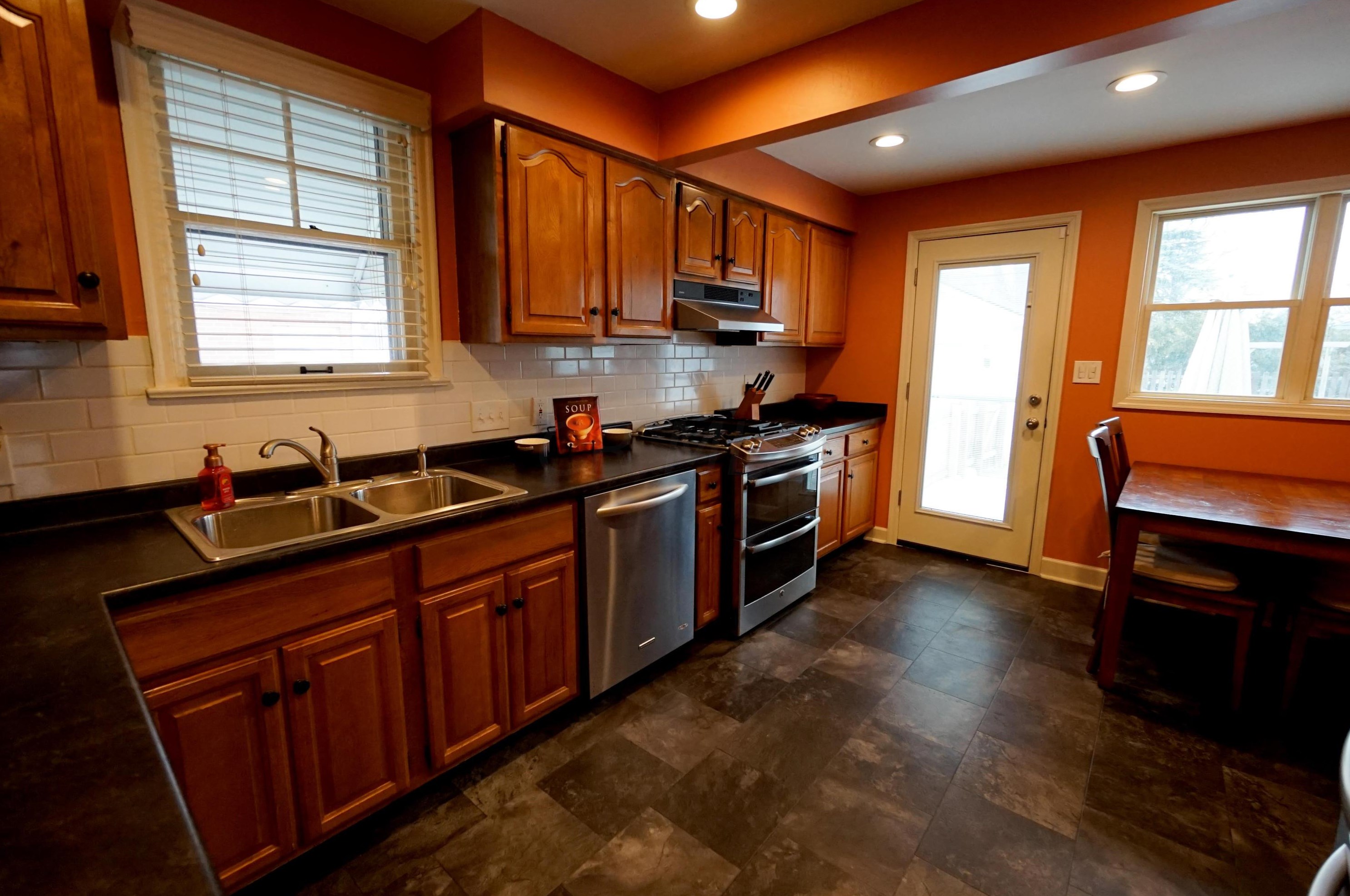 190 Dominion Blvd, Columbus OH 43214-2756 exterior