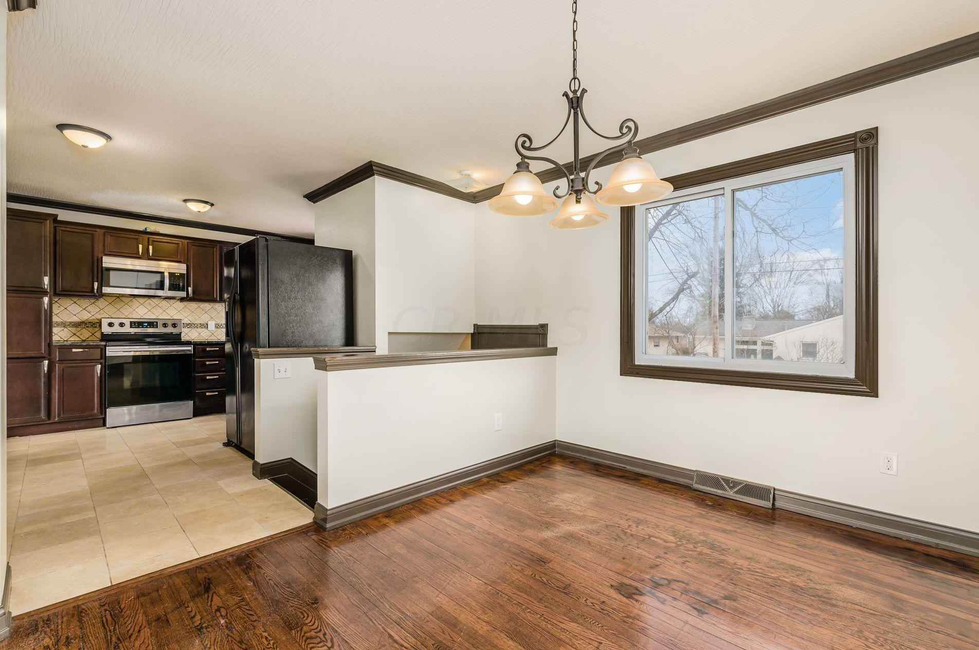 1491 Cottonwood Dr, Columbus OH 43229-4308 exterior