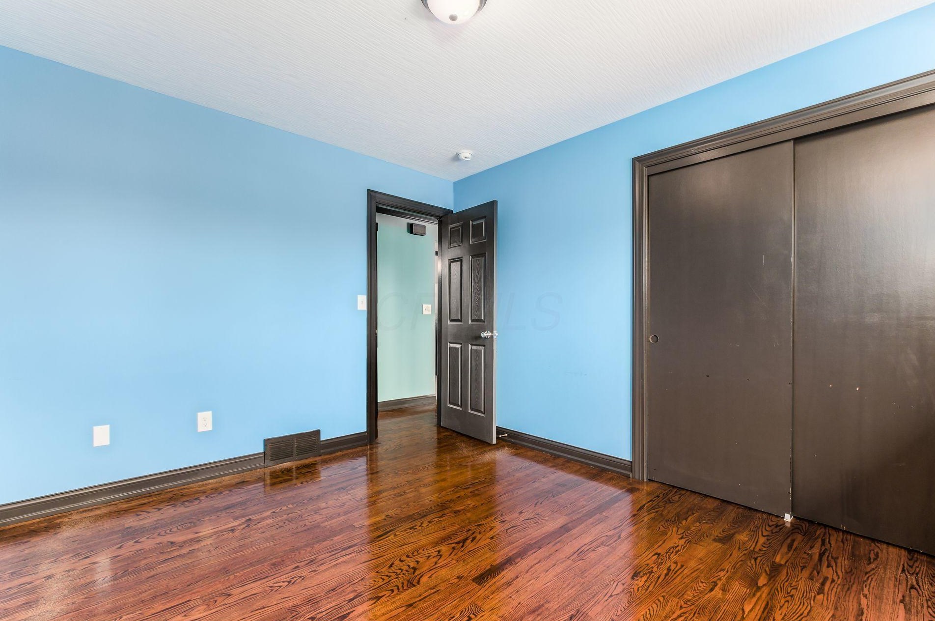 1491 Cottonwood Dr, Columbus OH 43229-4308 exterior