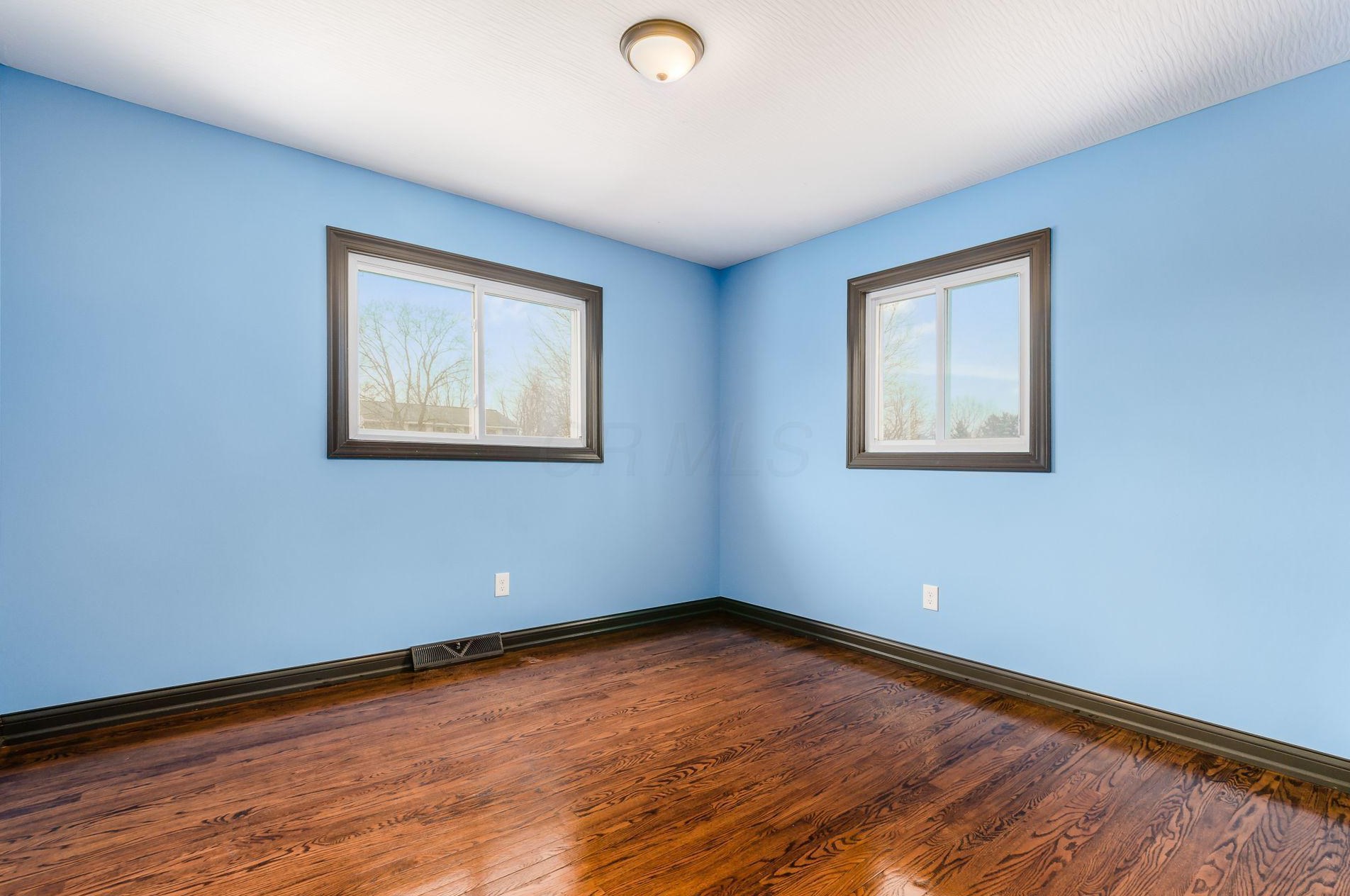 1491 Cottonwood Dr, Columbus OH 43229-4308 exterior