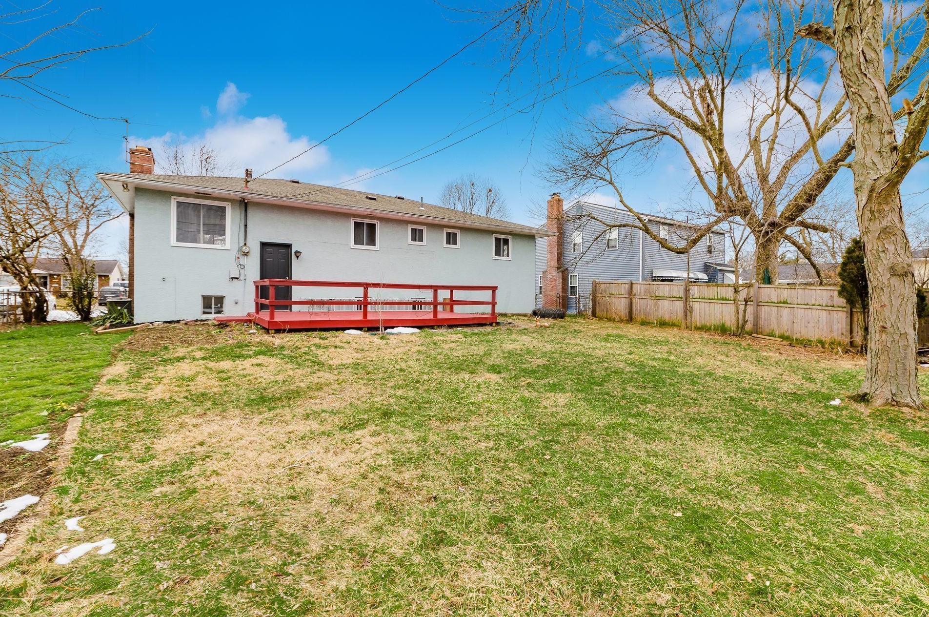 1491 Cottonwood Dr, Columbus OH 43229-4308 exterior