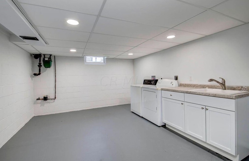 1309 Belden Rd, Columbus OH 43229-5136 exterior