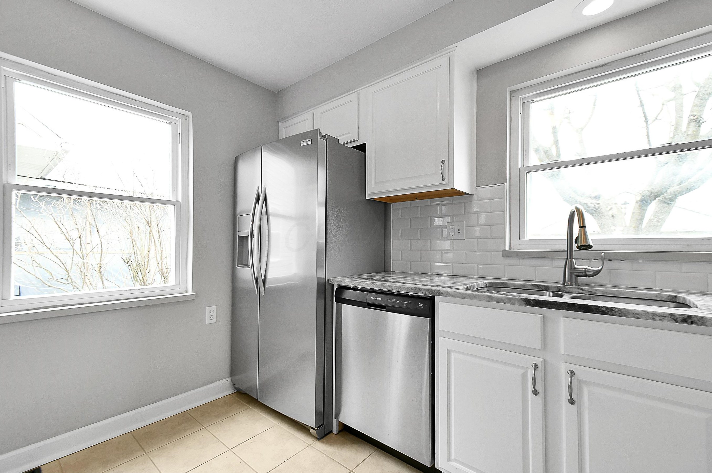 914 Chestershire Rd, Columbus OH 43204-2328 exterior