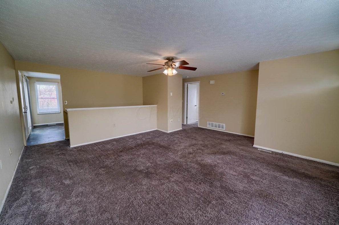 4496 Logwood Ln, Columbus OH 43228-3468 exterior