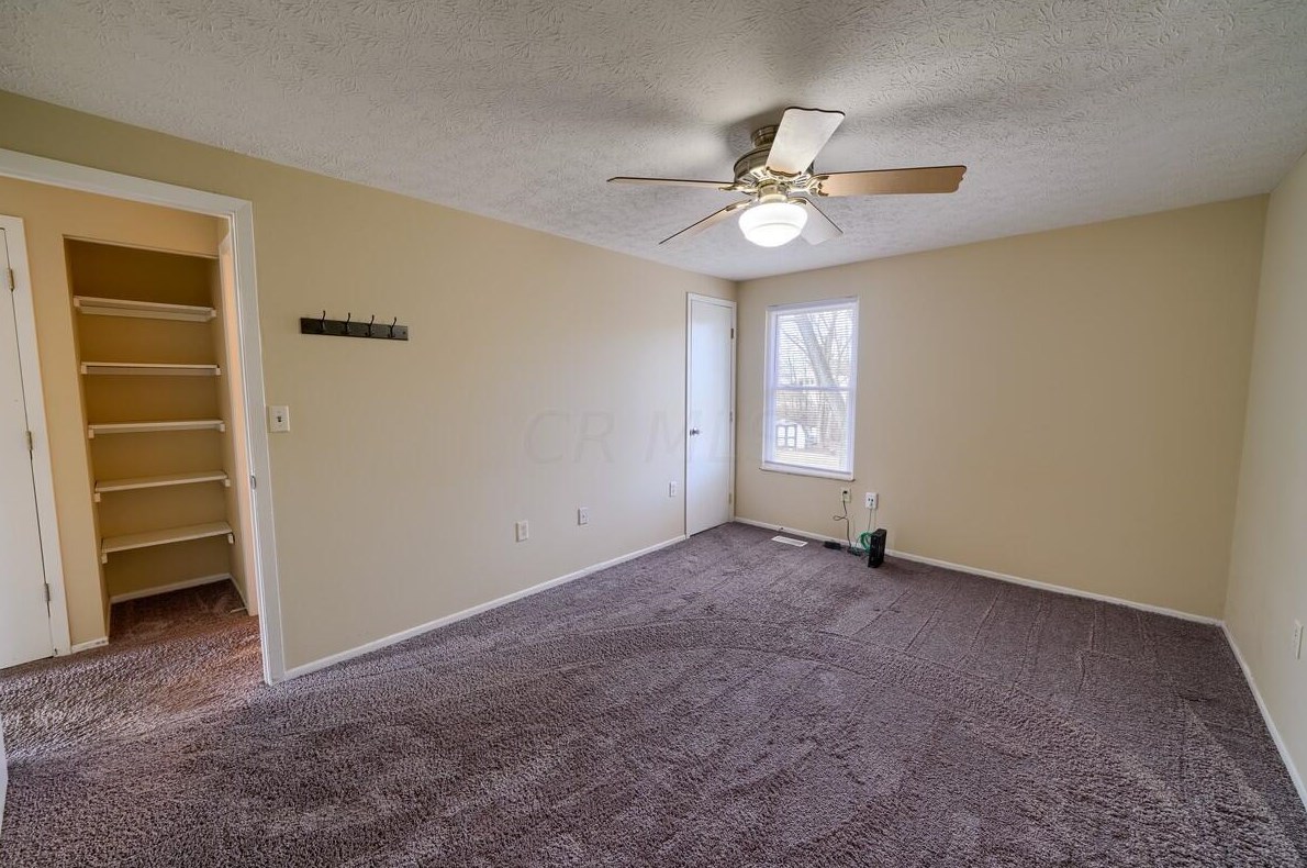 4496 Logwood Ln, Columbus OH 43228-3468 exterior