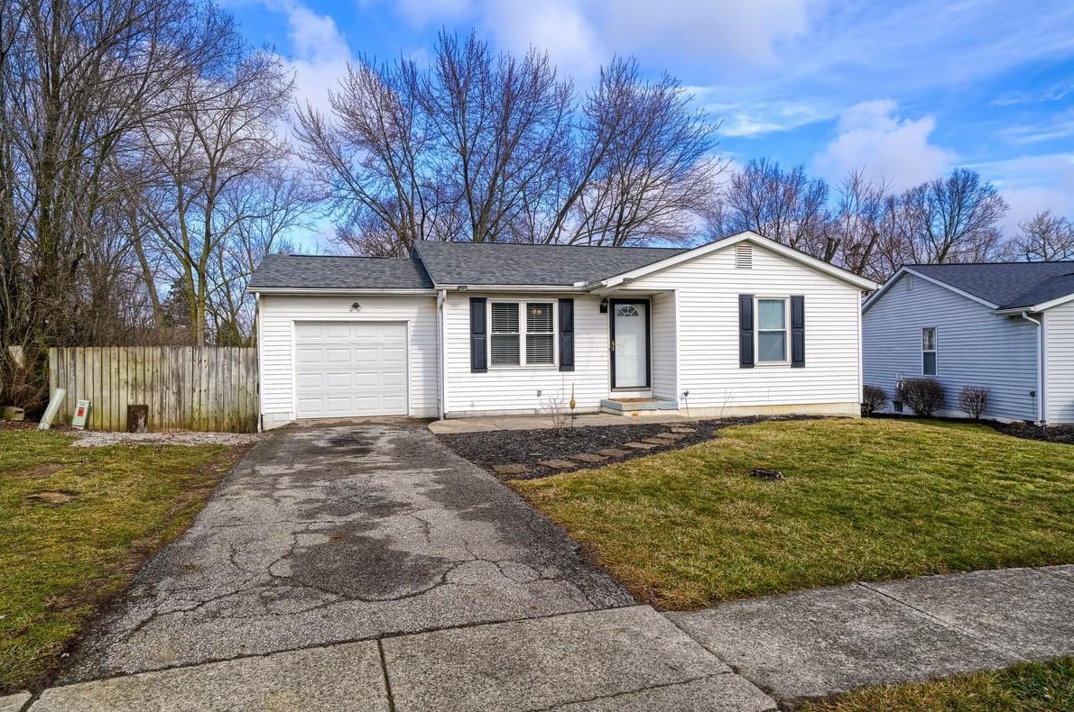 4496 Logwood Ln, Columbus OH 43228-3468 exterior