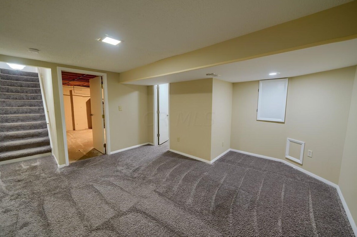 4496 Logwood Ln, Columbus OH 43228-3468 exterior