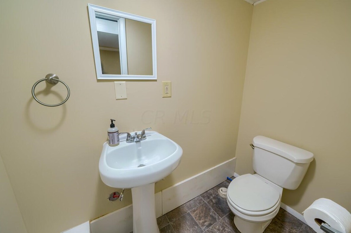 4496 Logwood Ln, Columbus OH 43228-3468 exterior