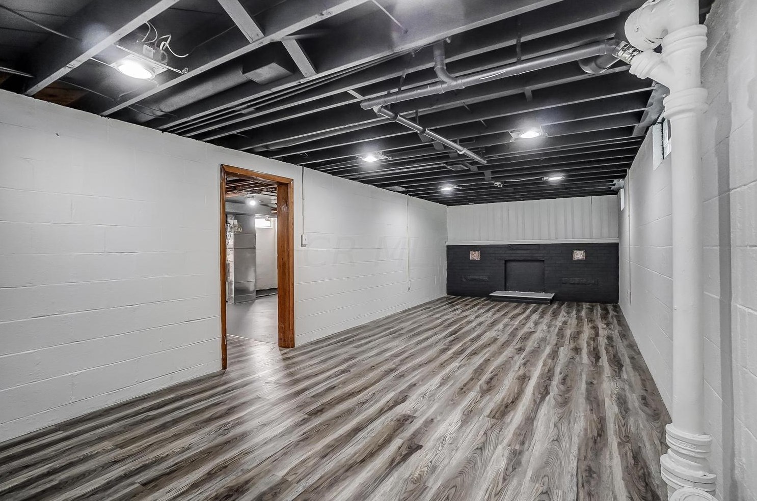 1576 Linwood Ave, Columbus OH 43207-1429 exterior