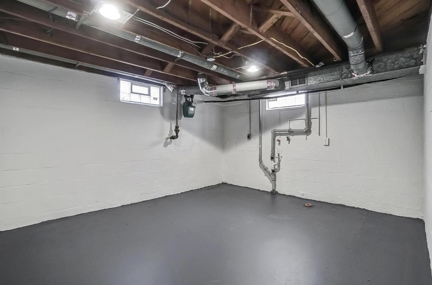 1576 Linwood Ave, Columbus OH 43207-1429 exterior