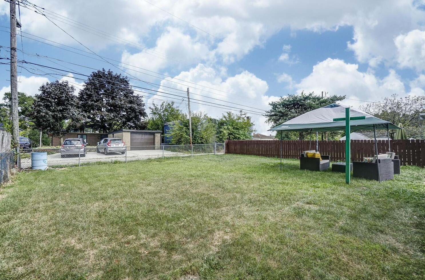 1576 Linwood Ave, Columbus OH 43207-1429 exterior