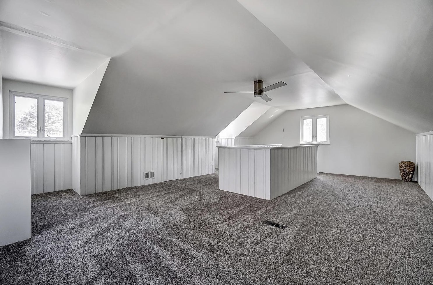 1576 Linwood Ave, Columbus OH 43207-1429 exterior