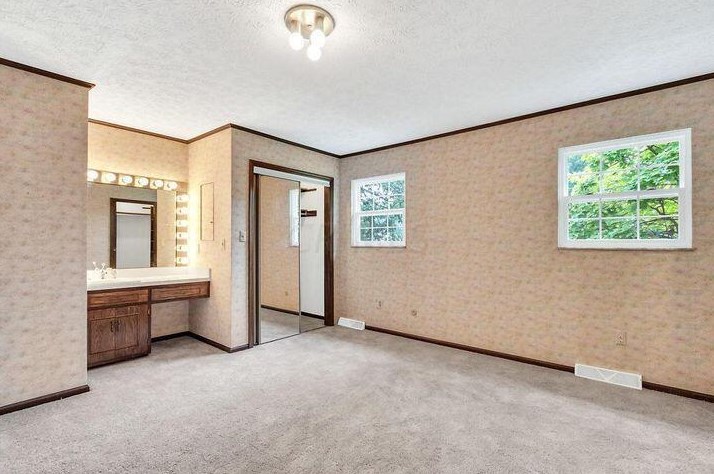 946 Roosevelt Ave, Columbus OH 43209-7507 exterior