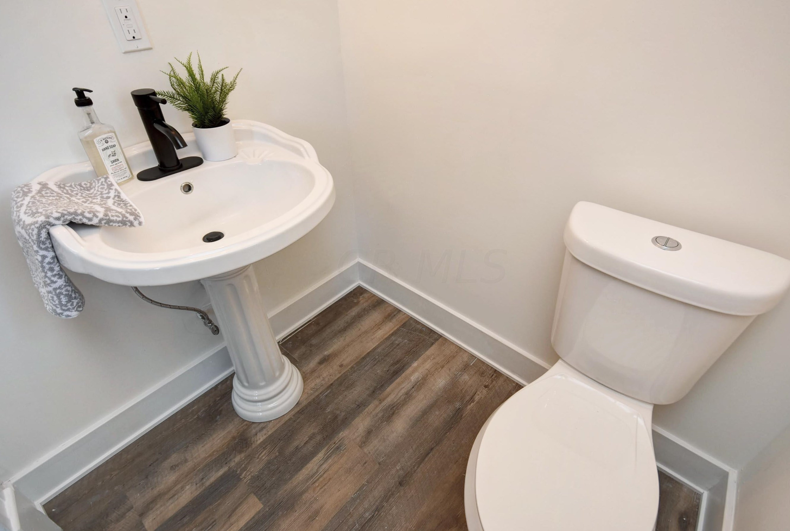 61 Welch Ave, Columbus OH 43207-2008 exterior