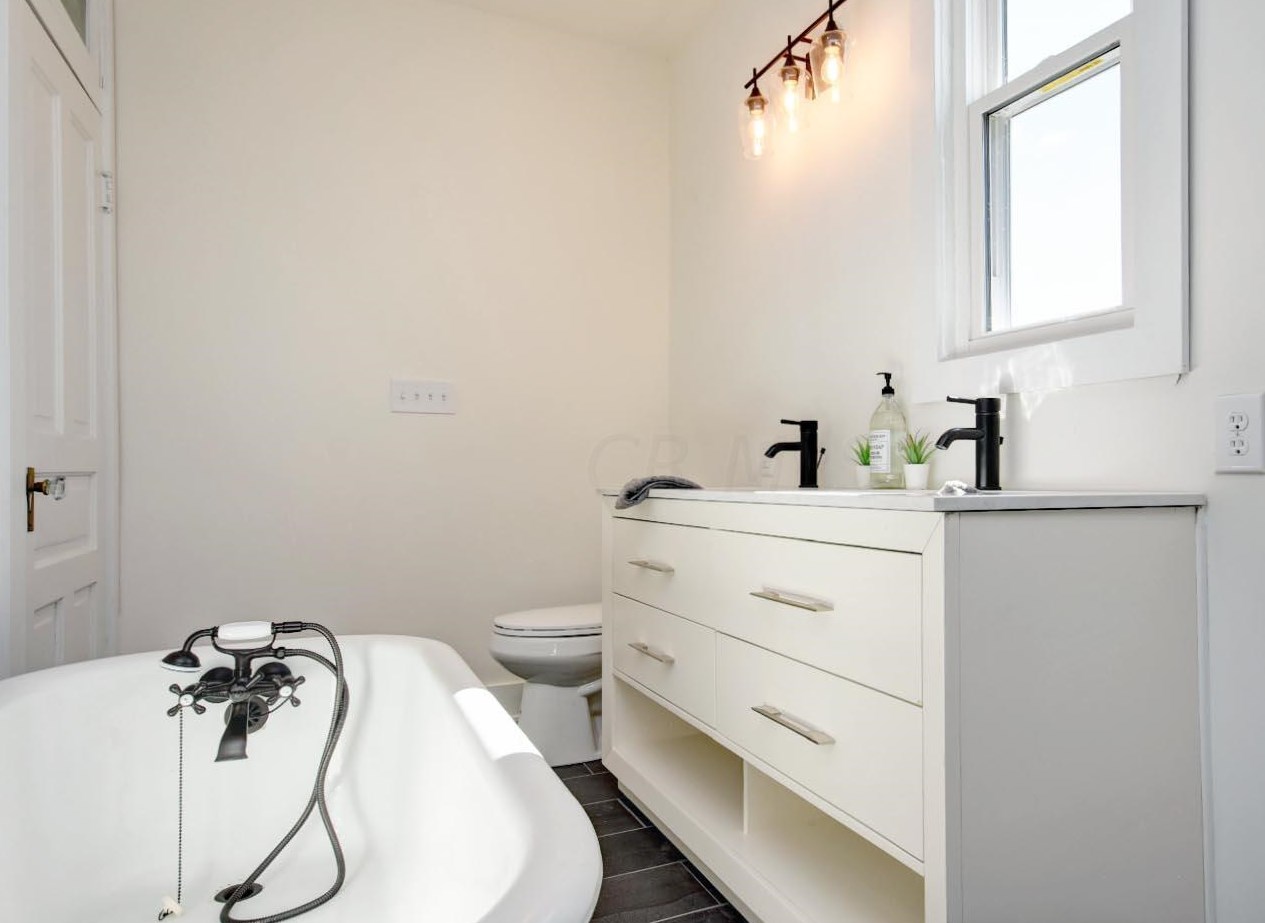 61 Welch Ave, Columbus OH 43207-2008 exterior