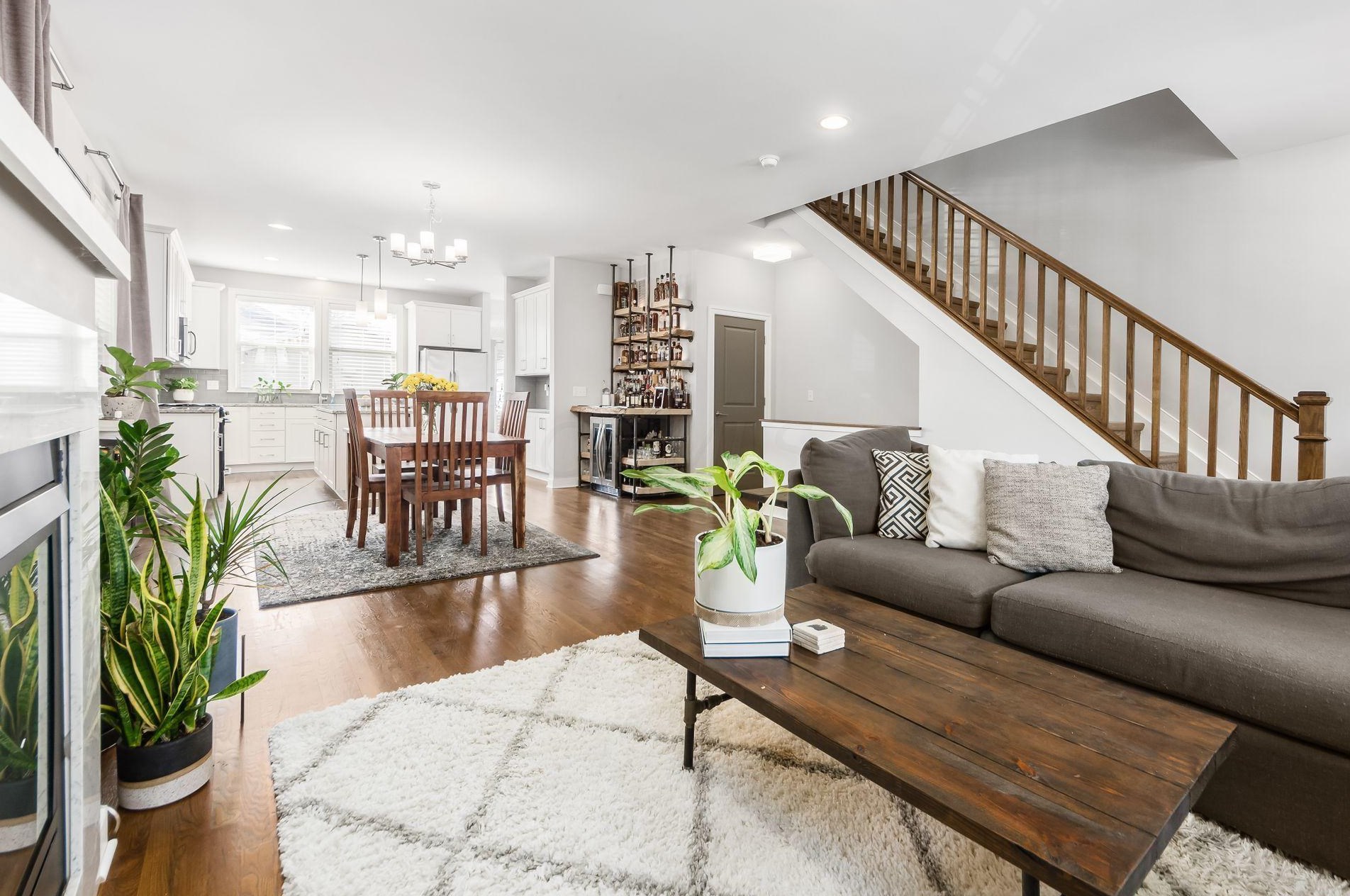 1355 Grant Ave, Columbus OH 43201-2512 exterior