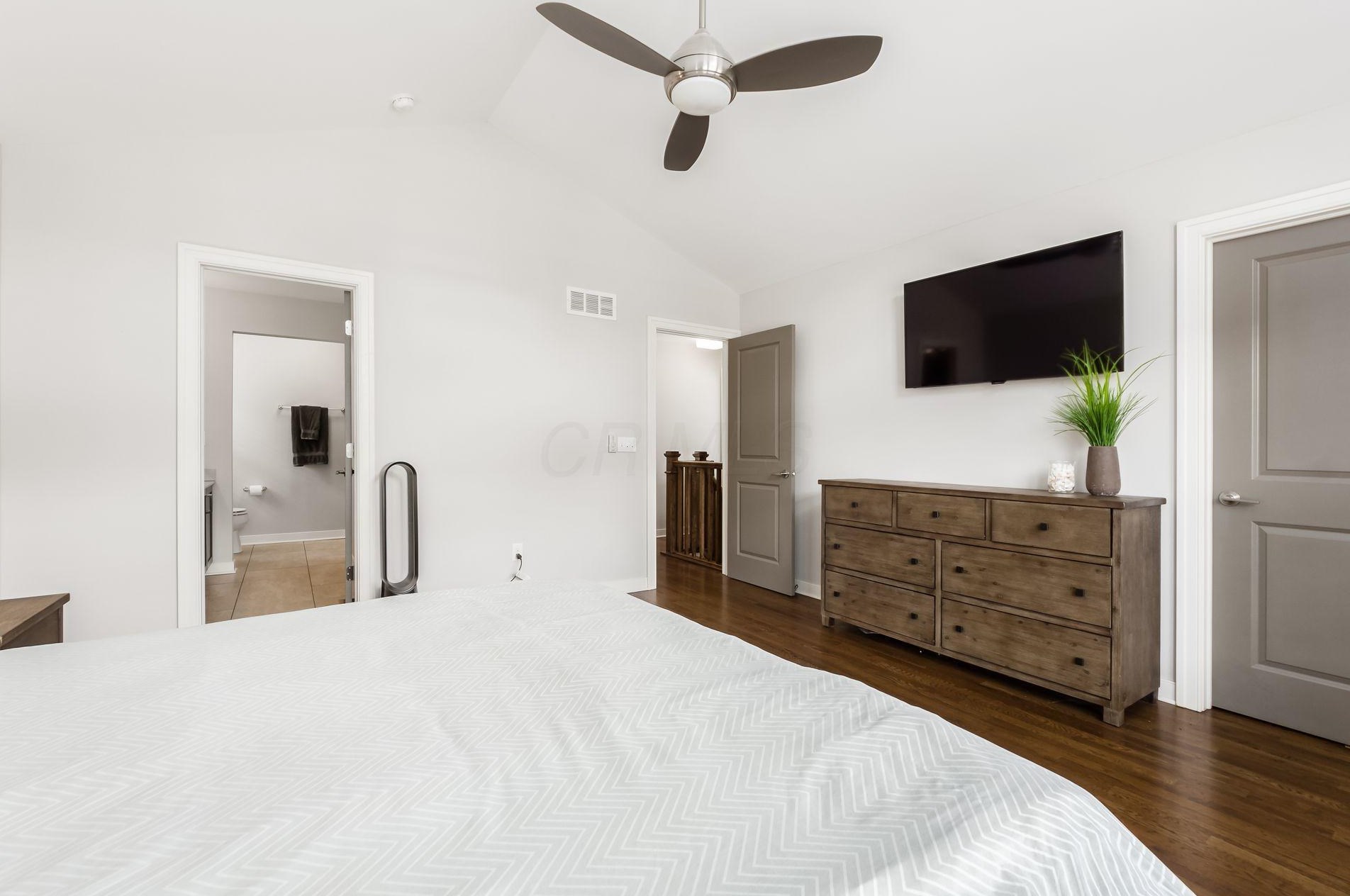 1355 Grant Ave, Columbus OH 43201-2512 exterior