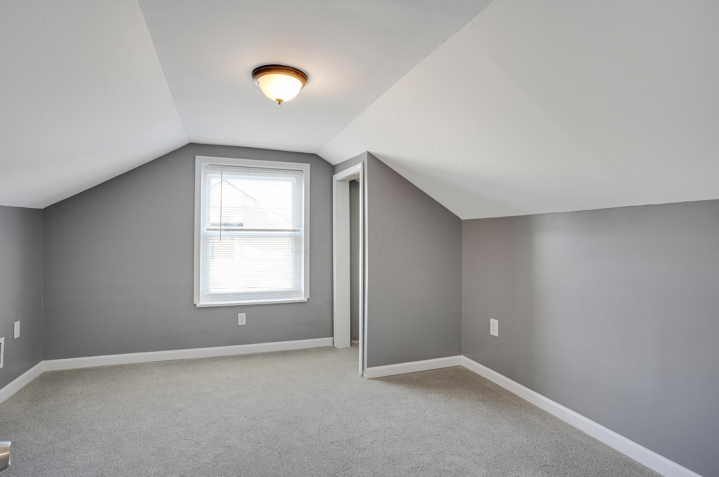 277 Hague Ave, Columbus OH 43204-2614 exterior