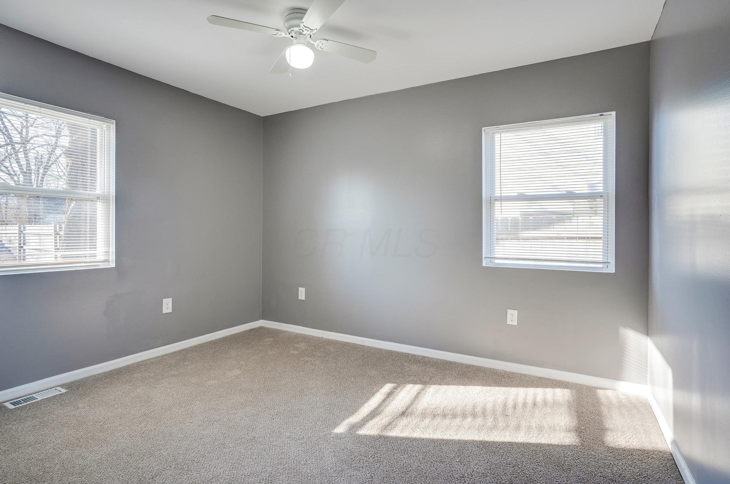 277 Hague Ave, Columbus OH 43204-2614 exterior