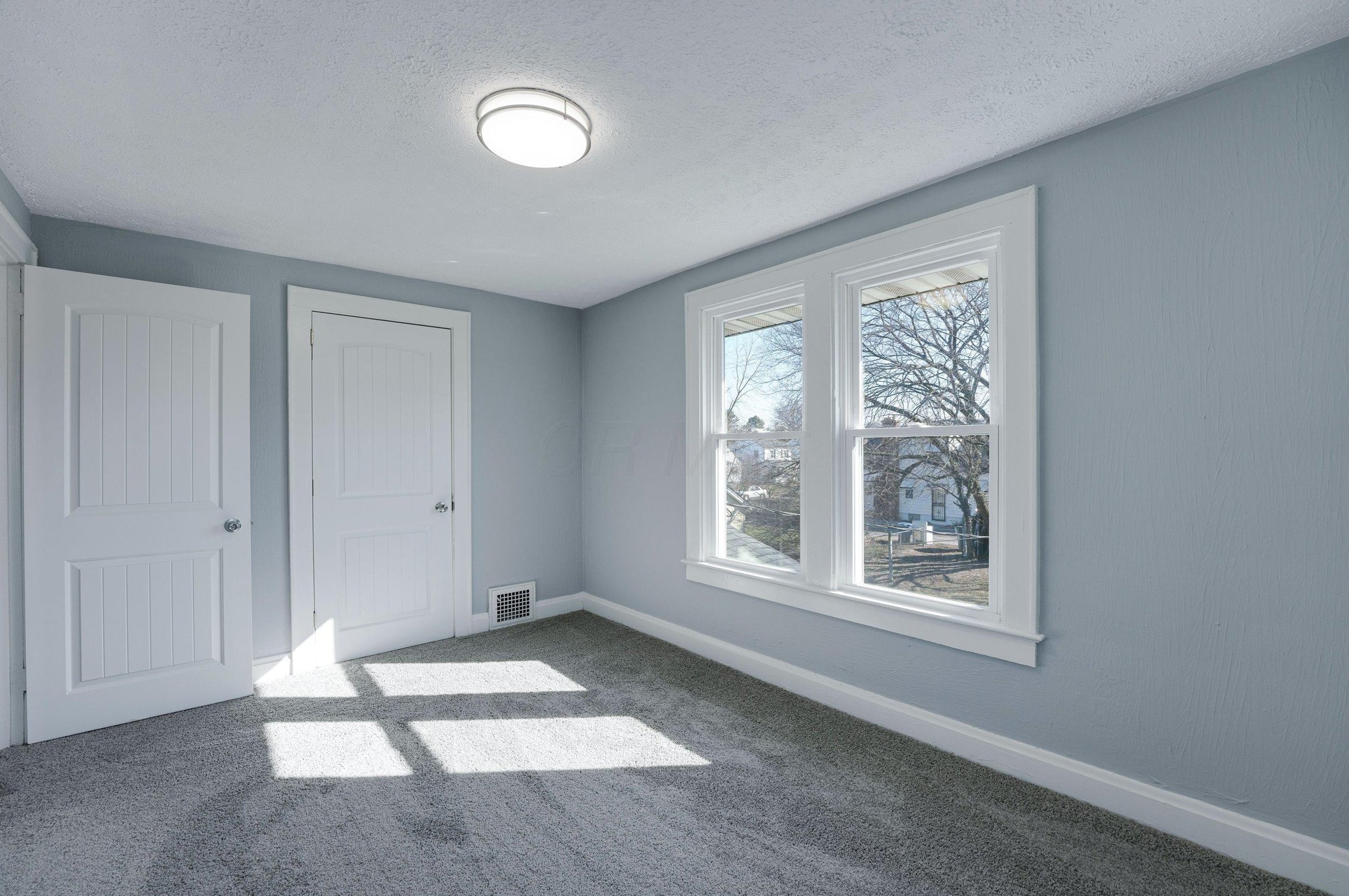 1004 Bulen Ave, Columbus OH 43206-1808 exterior