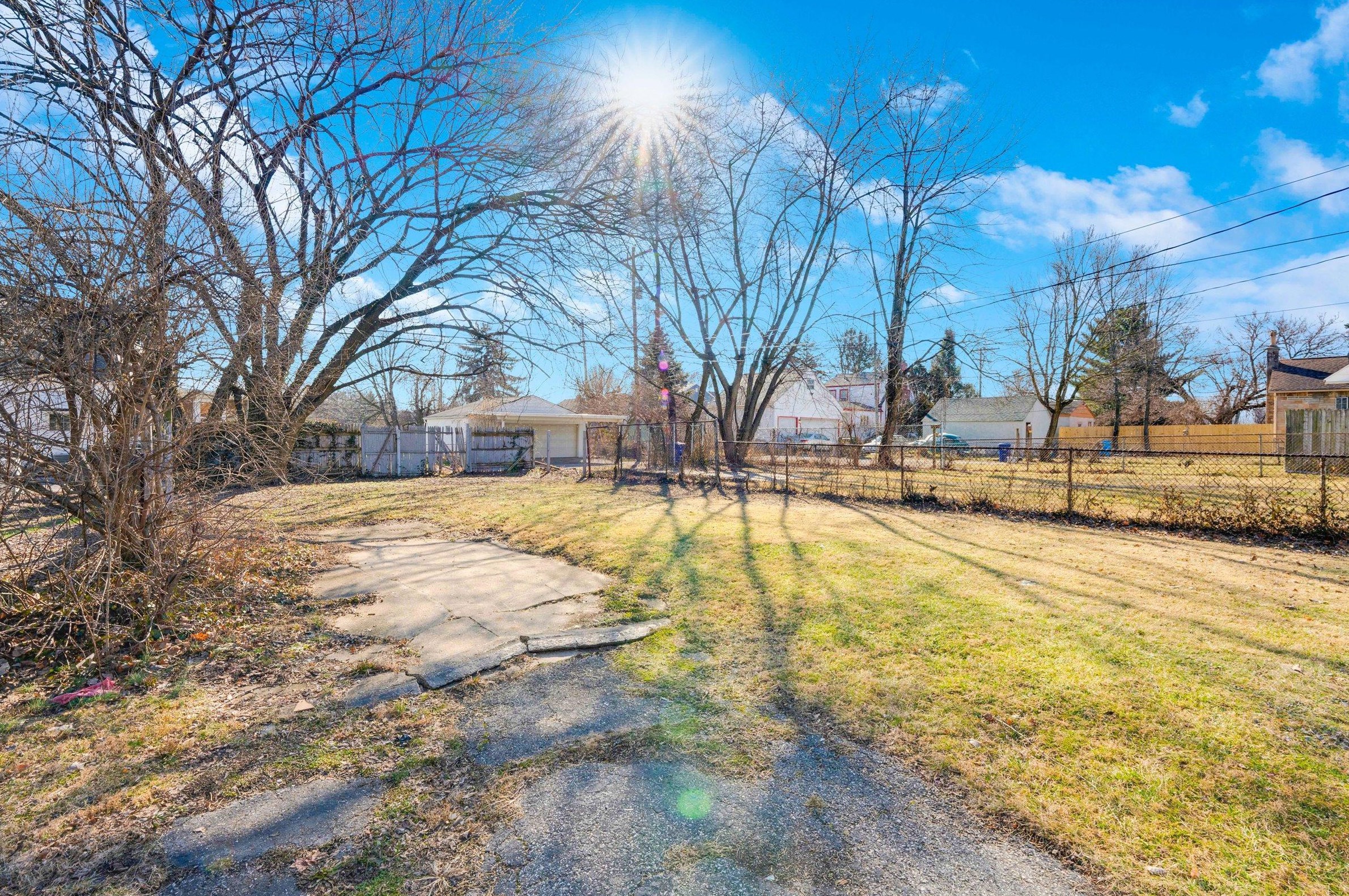 1004 Bulen Ave, Columbus OH 43206-1808 exterior