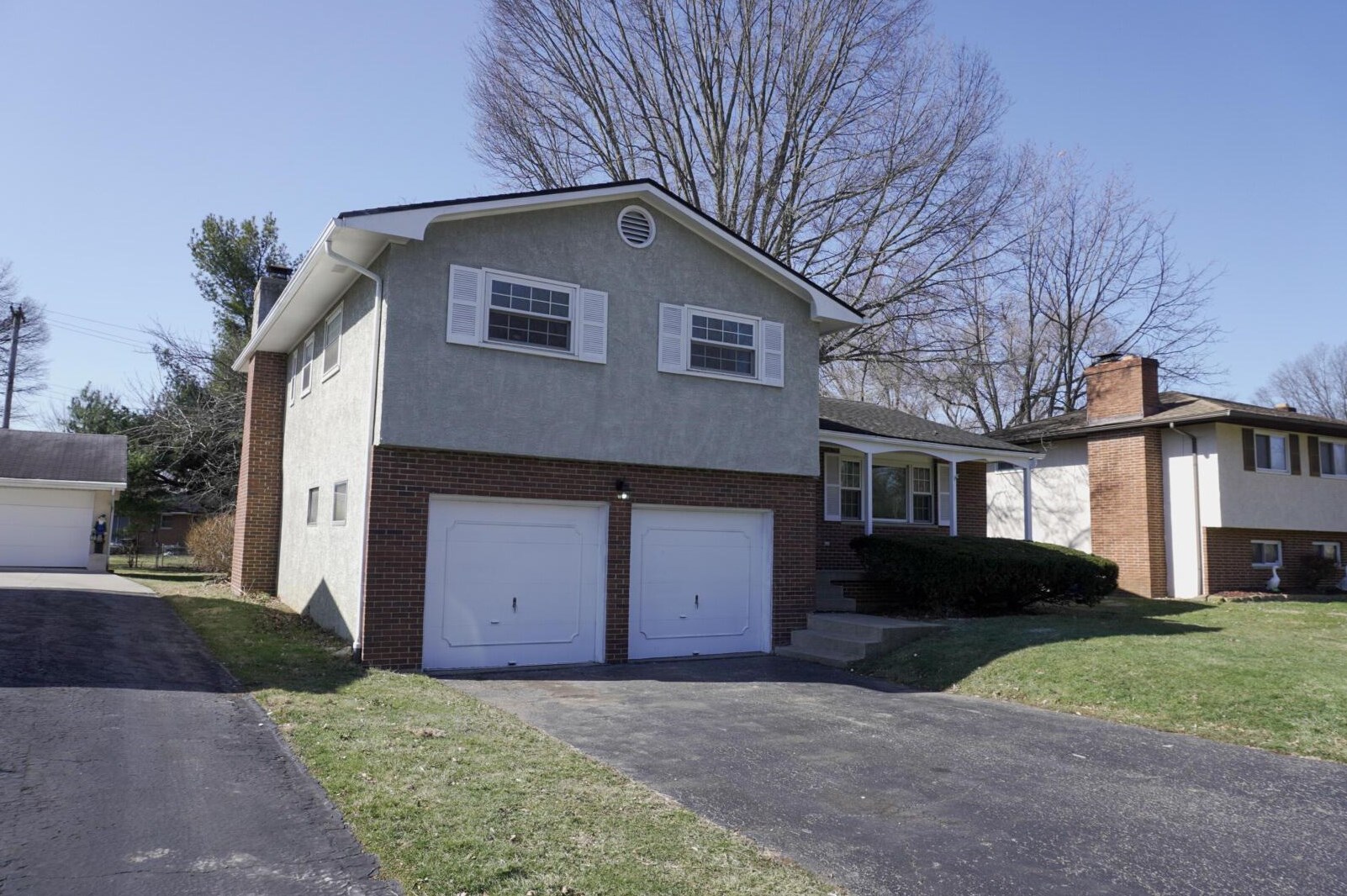 1781 Lattimer Dr, Columbus OH 43227-2570 exterior