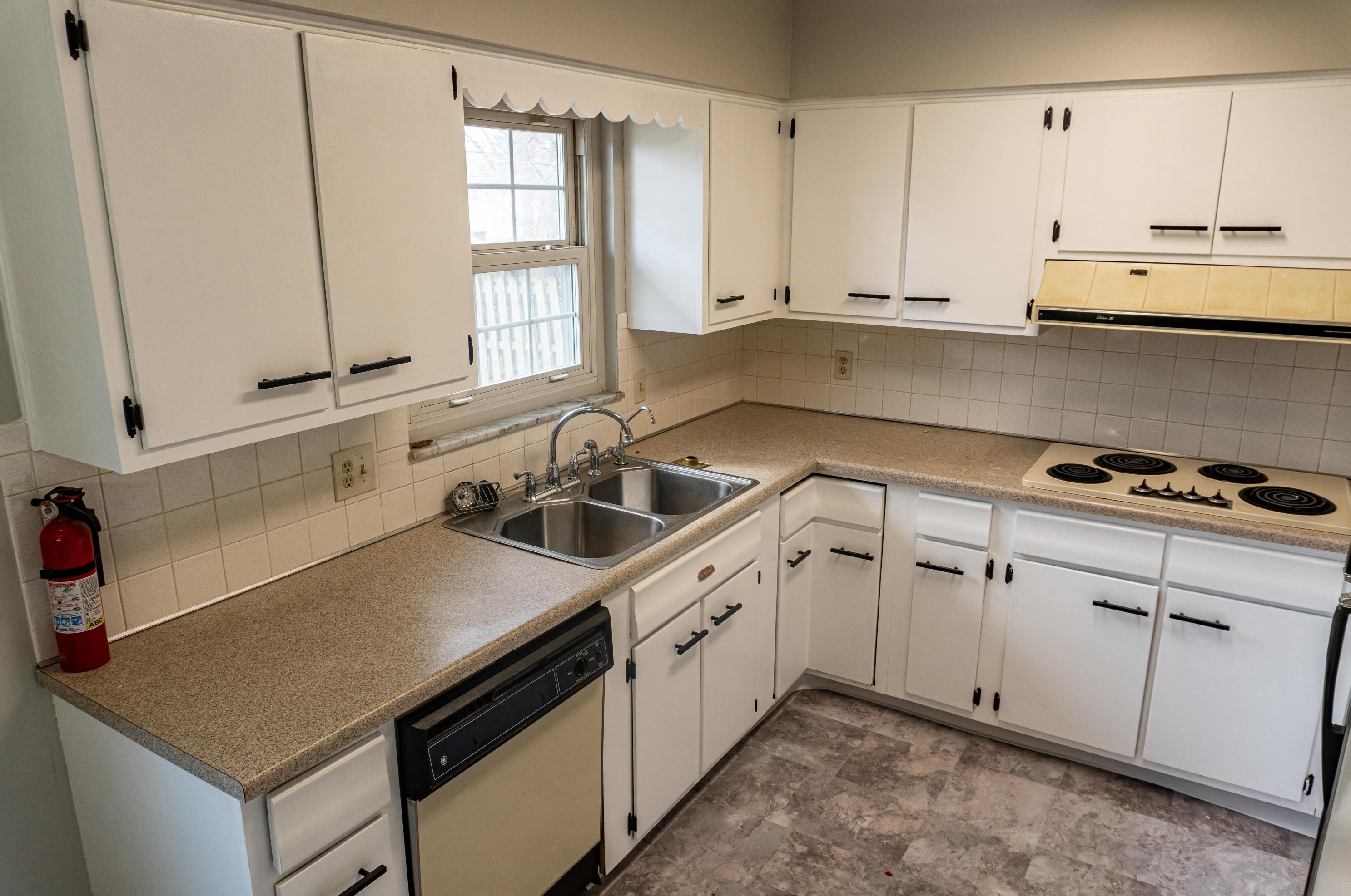 1781 Lattimer Dr, Columbus OH 43227-2570 exterior