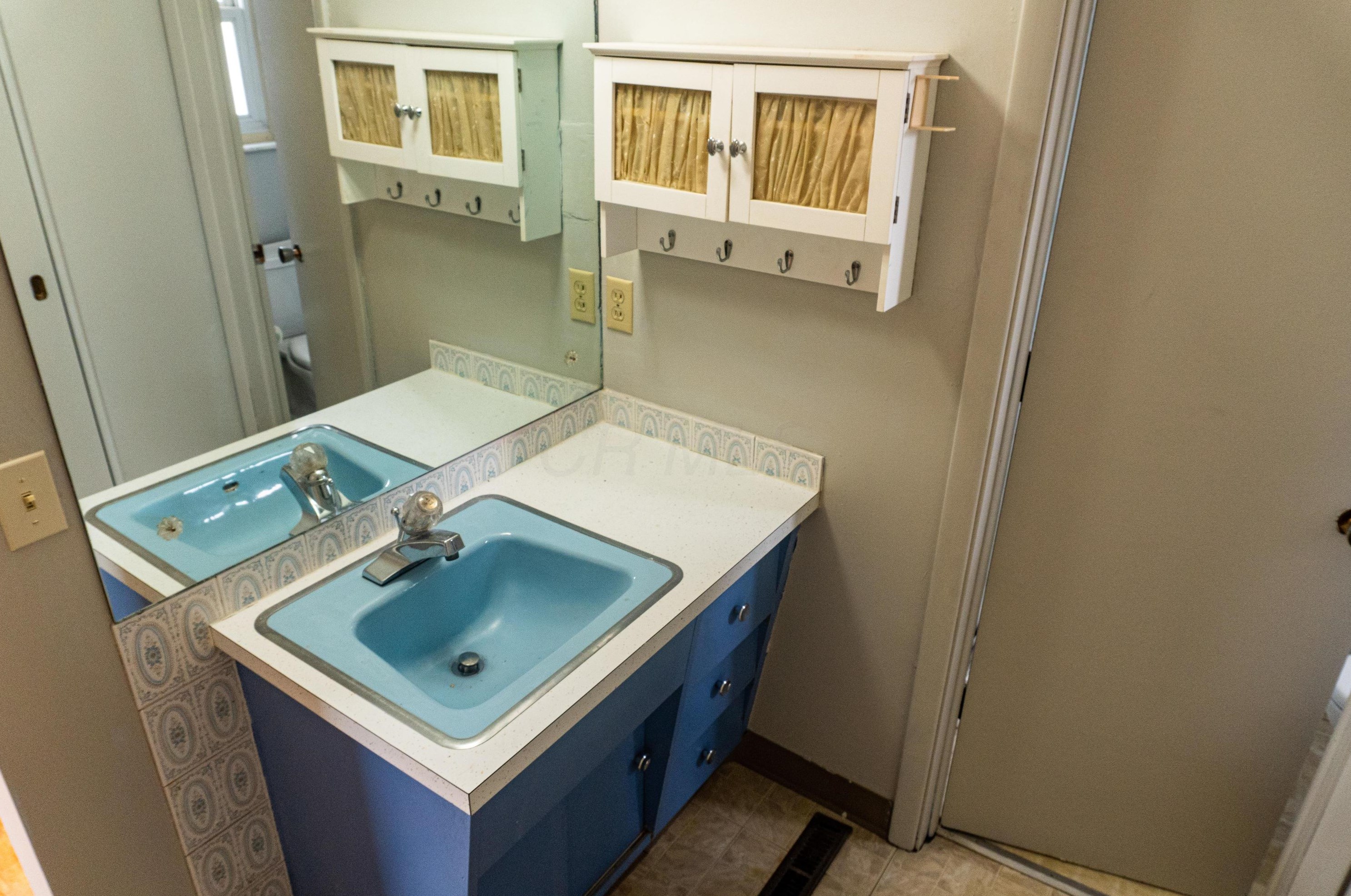 1781 Lattimer Dr, Columbus OH 43227-2570 exterior