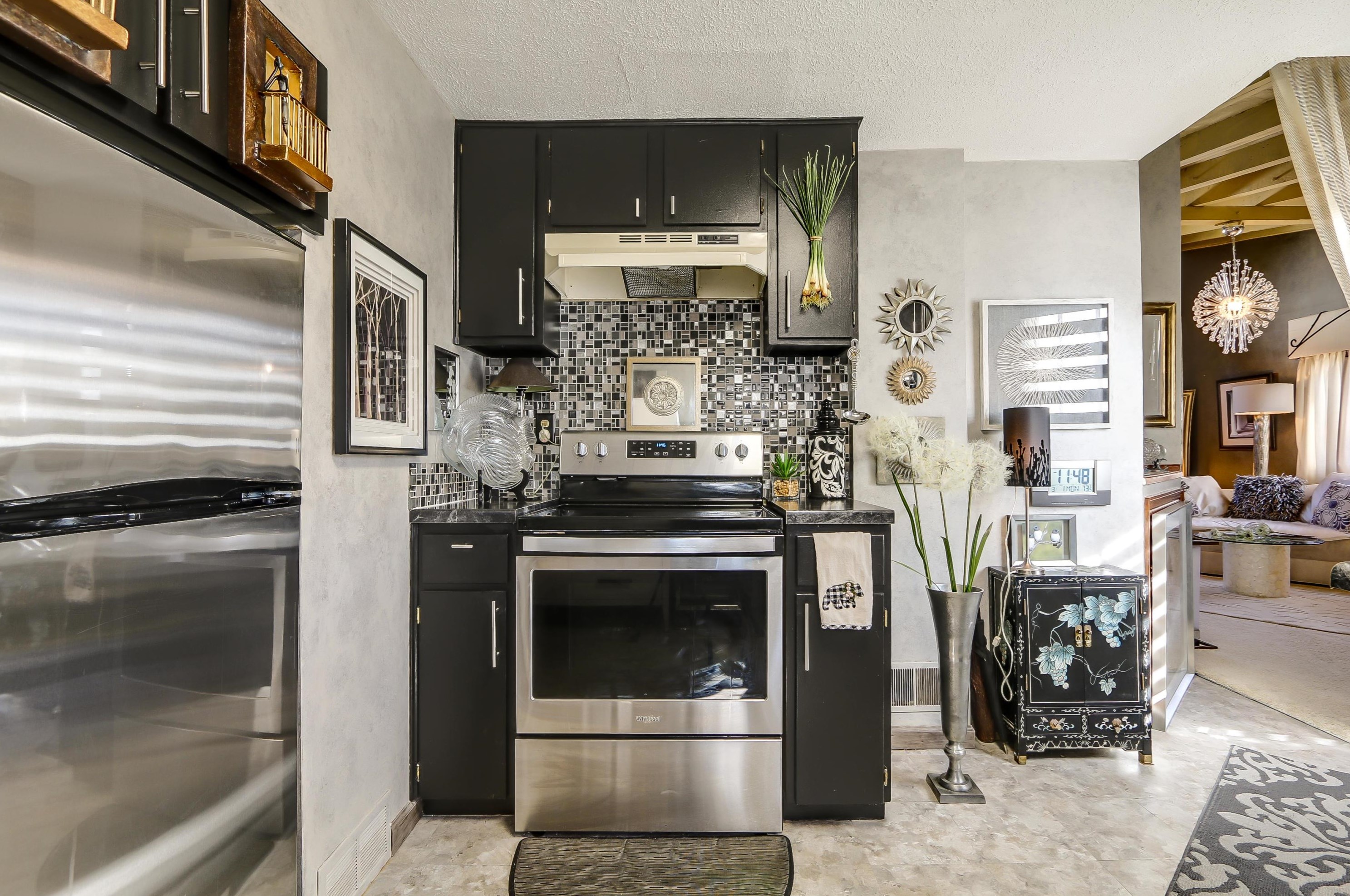 6206 Hutchinson St, Columbus OH 43085-2800 exterior