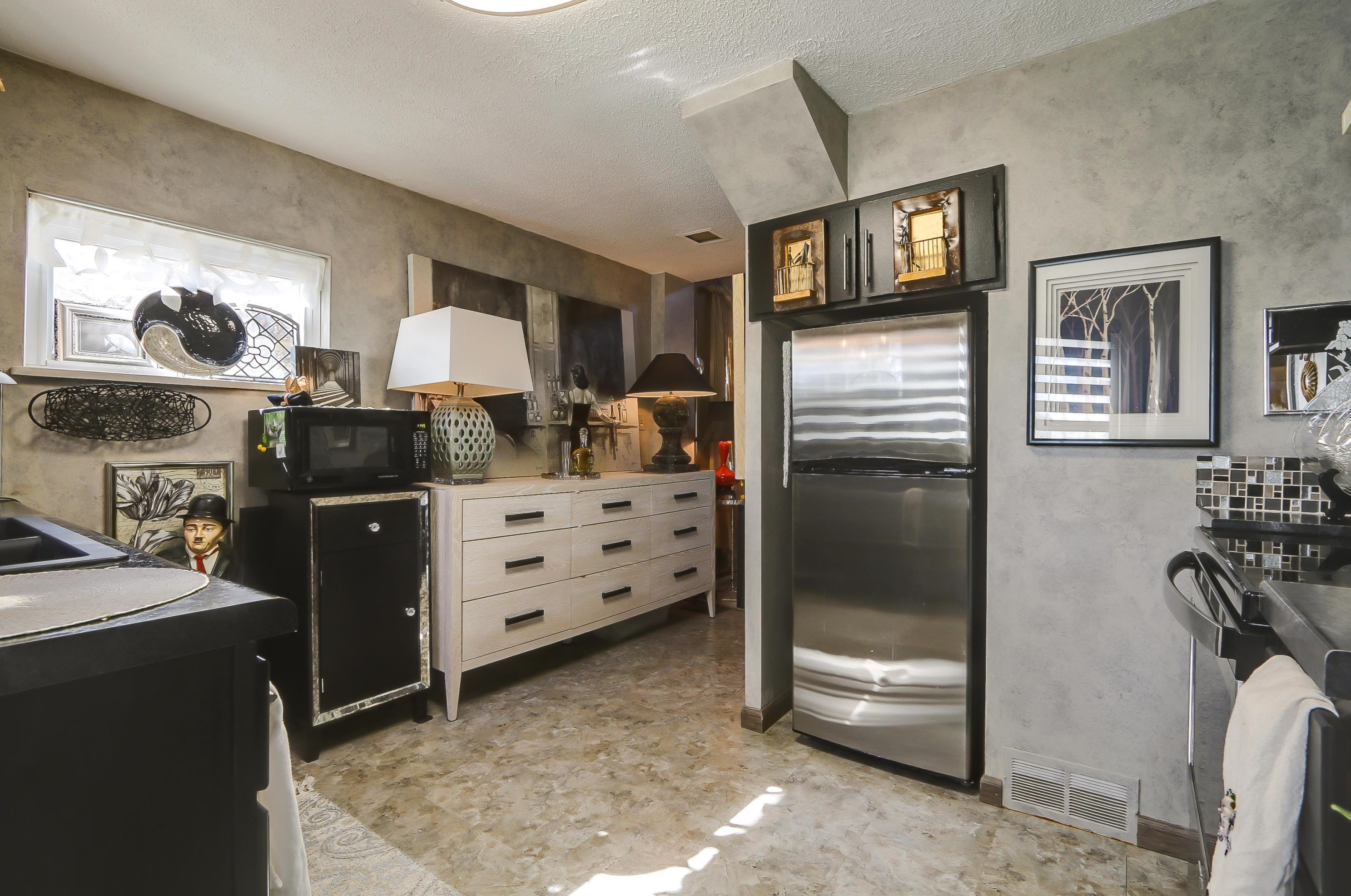 6206 Hutchinson St, Columbus OH 43085-2800 exterior