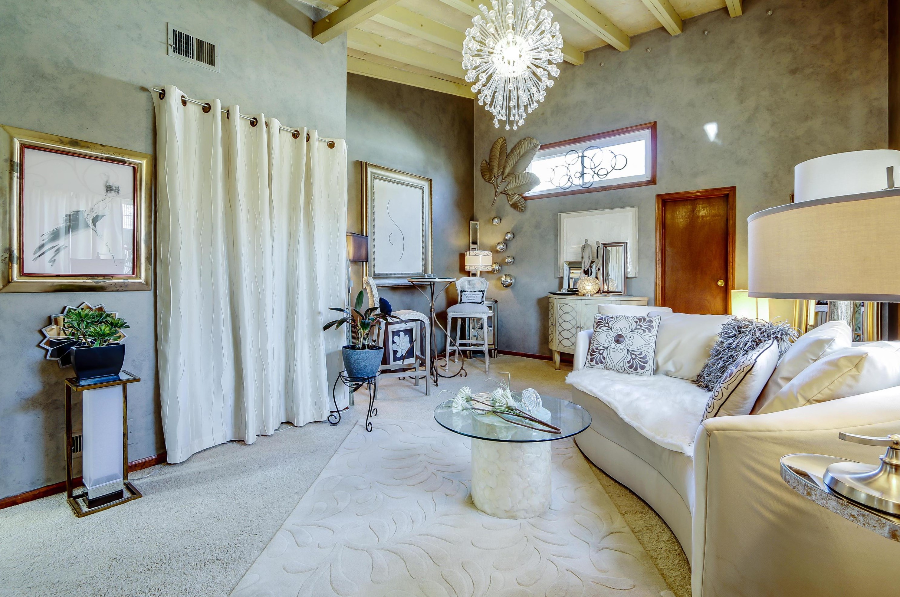 6206 Hutchinson St, Columbus OH 43085-2800 exterior