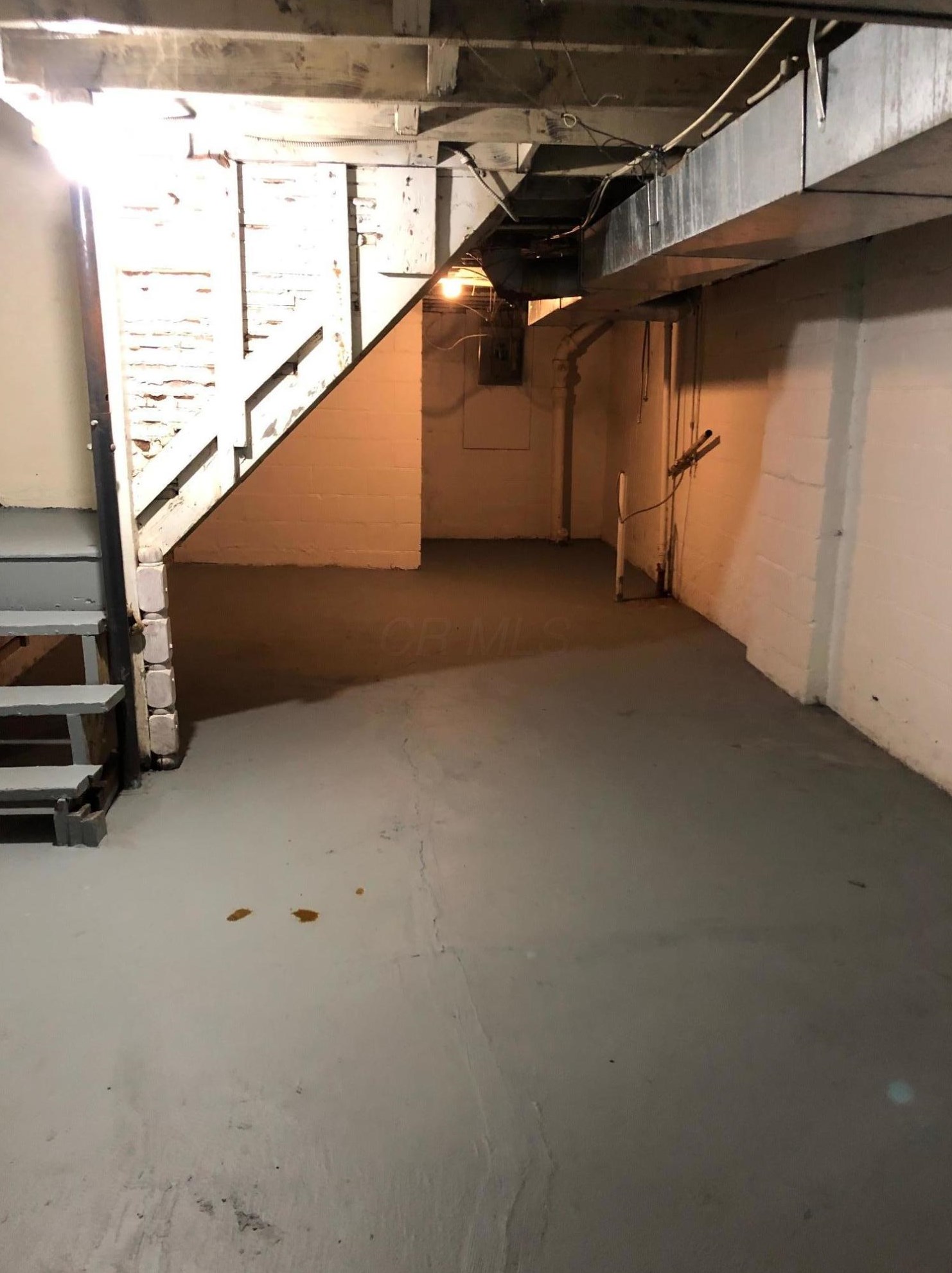 1181 Lockbourne Rd, Columbus OH 43206-3238 exterior