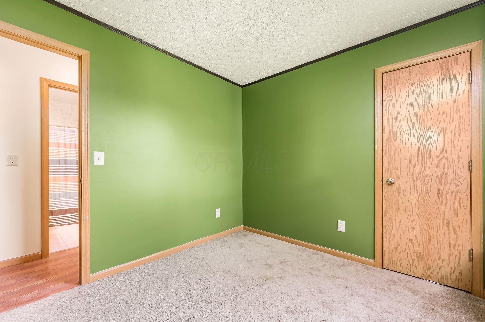 2272 Northtowne Pl, Columbus OH 43229-6690 exterior