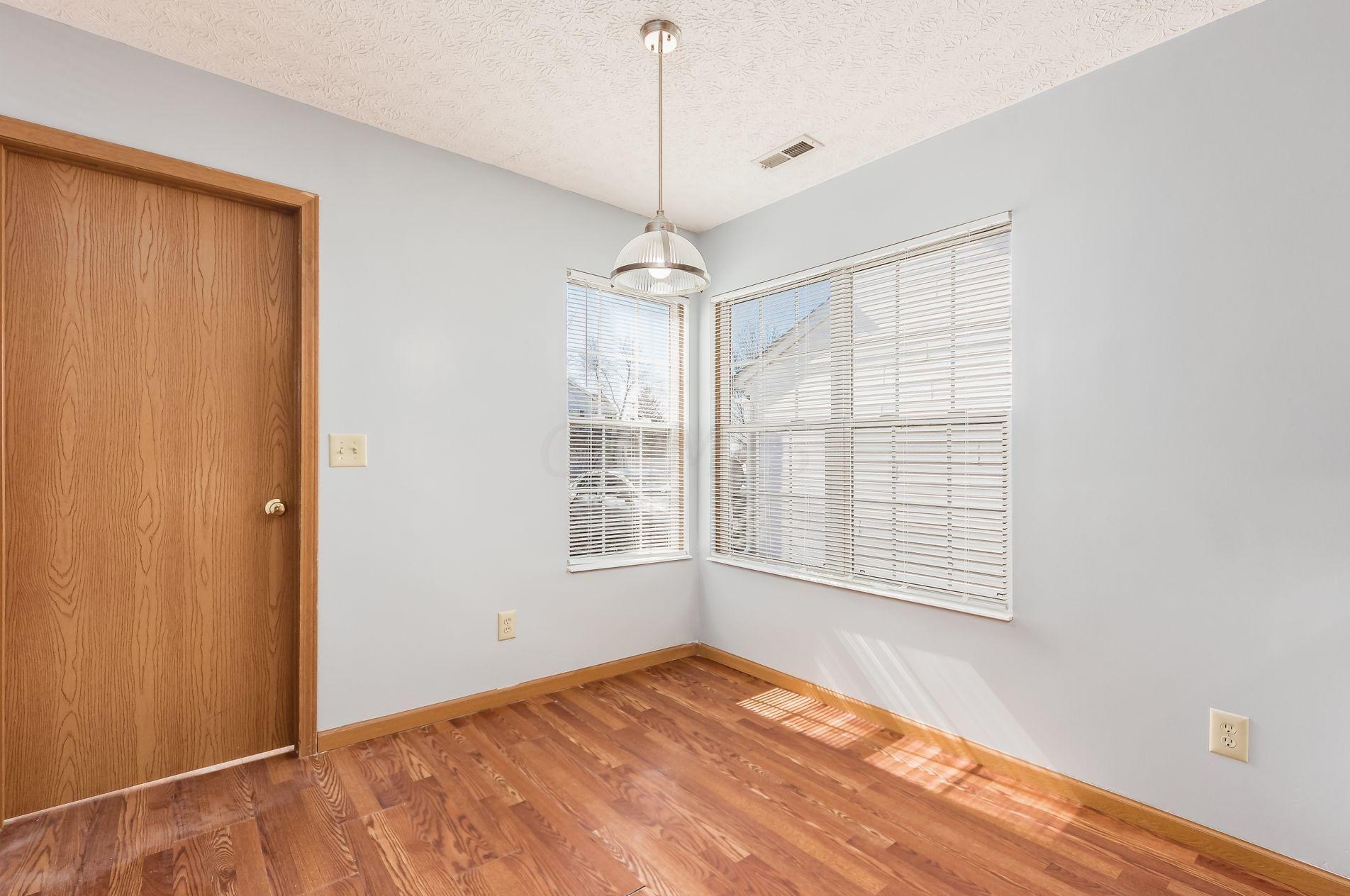 2272 Northtowne Pl, Columbus OH 43229-6690 exterior