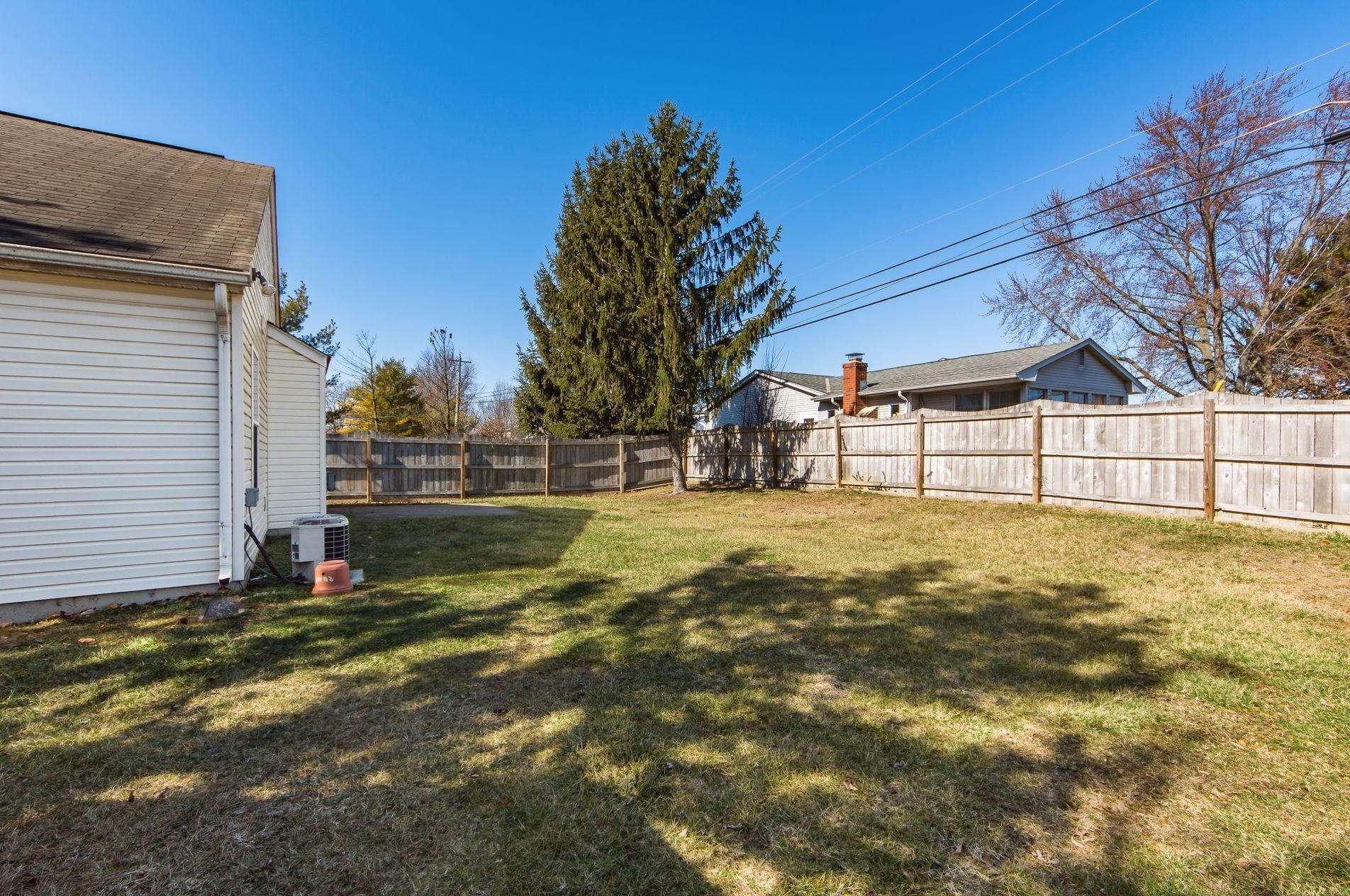 2272 Northtowne Pl, Columbus OH 43229-6690 exterior