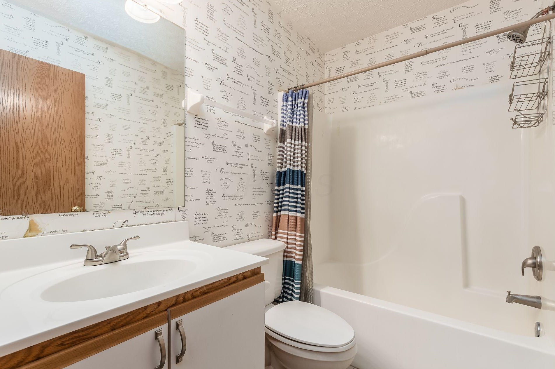 2272 Northtowne Pl, Columbus OH 43229-6690 exterior