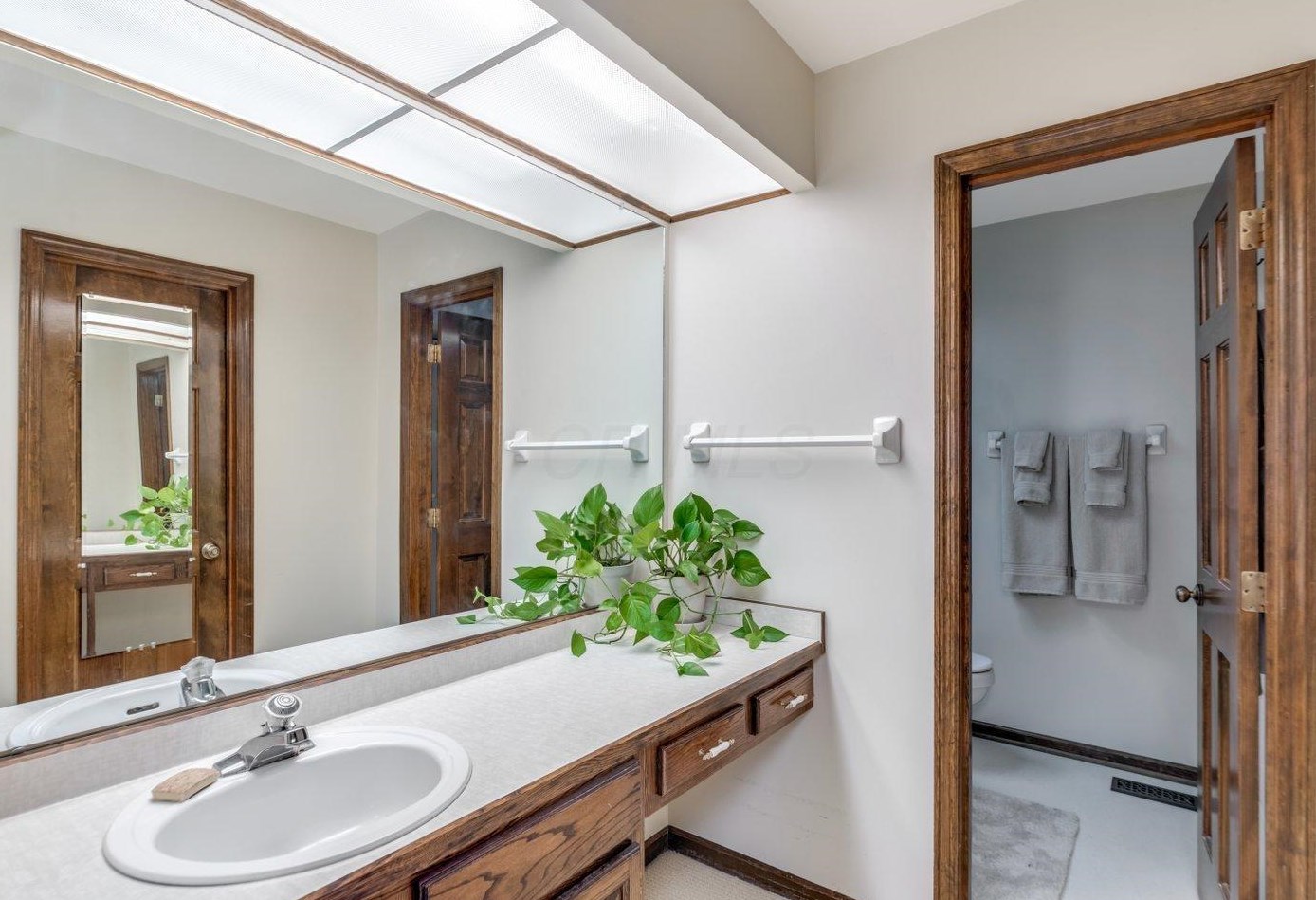 226 Dublin Granville Rd, Columbus OH 43085-3185 exterior